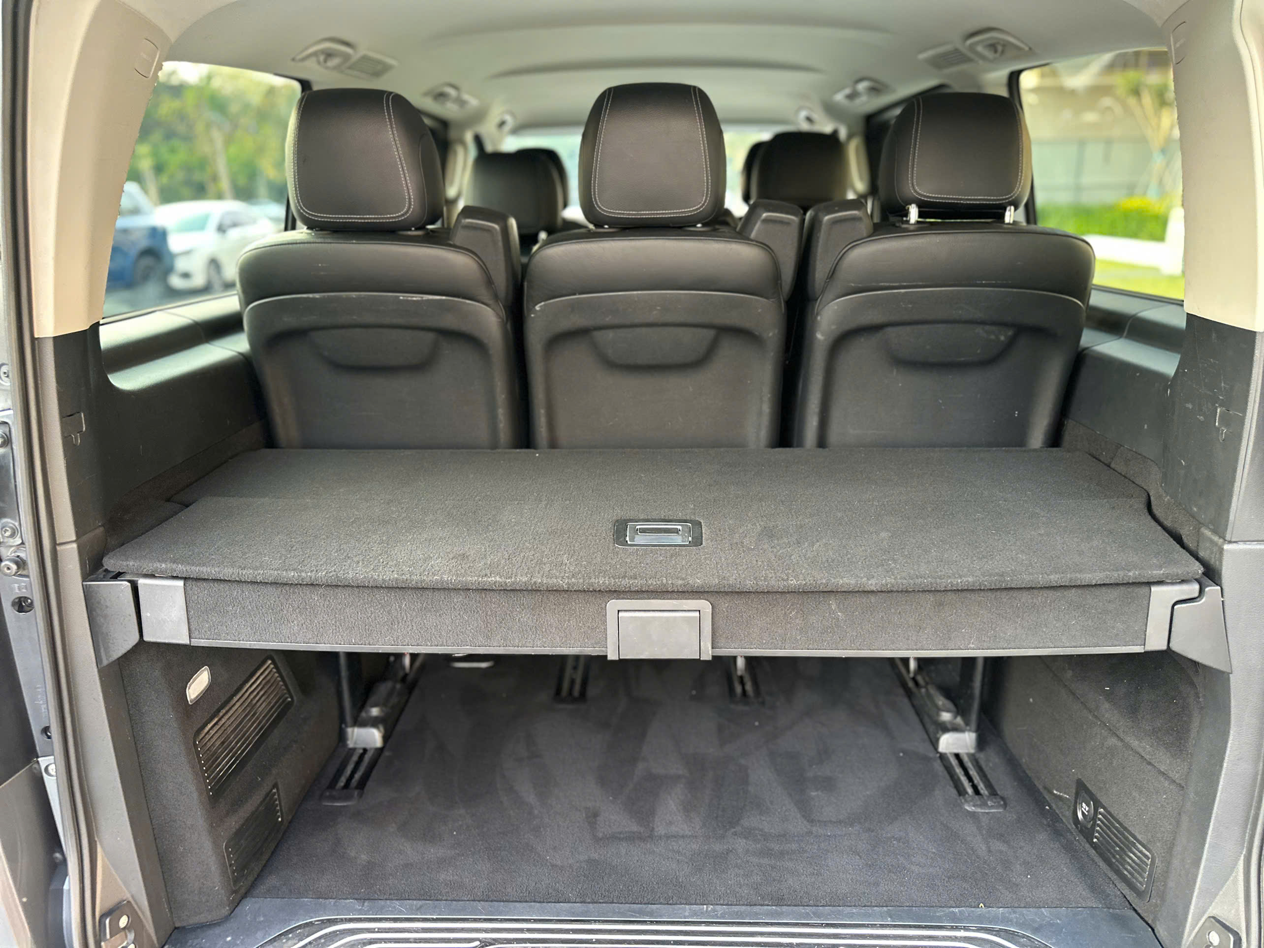 Bán xe Mercedes-Benz V Class V250 Avantgarde sản xuất năm 2016, màu xám (ghi), nhập khẩu nguyên chiếc