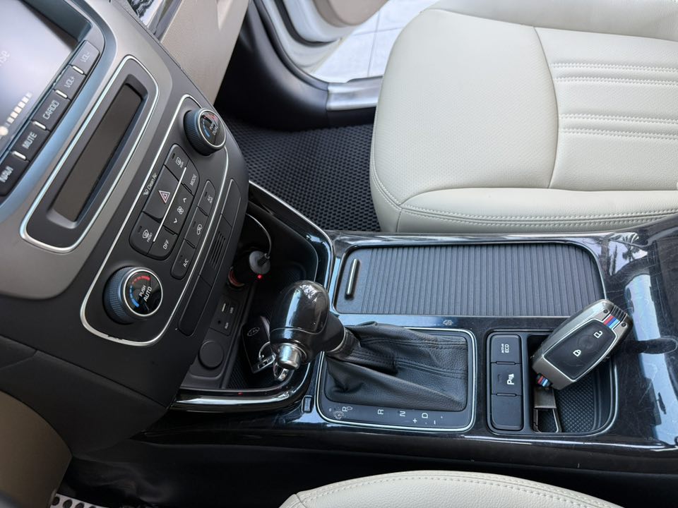 Bán Kia Sorento DATH Full máy dầu năm 2018, màu trắng