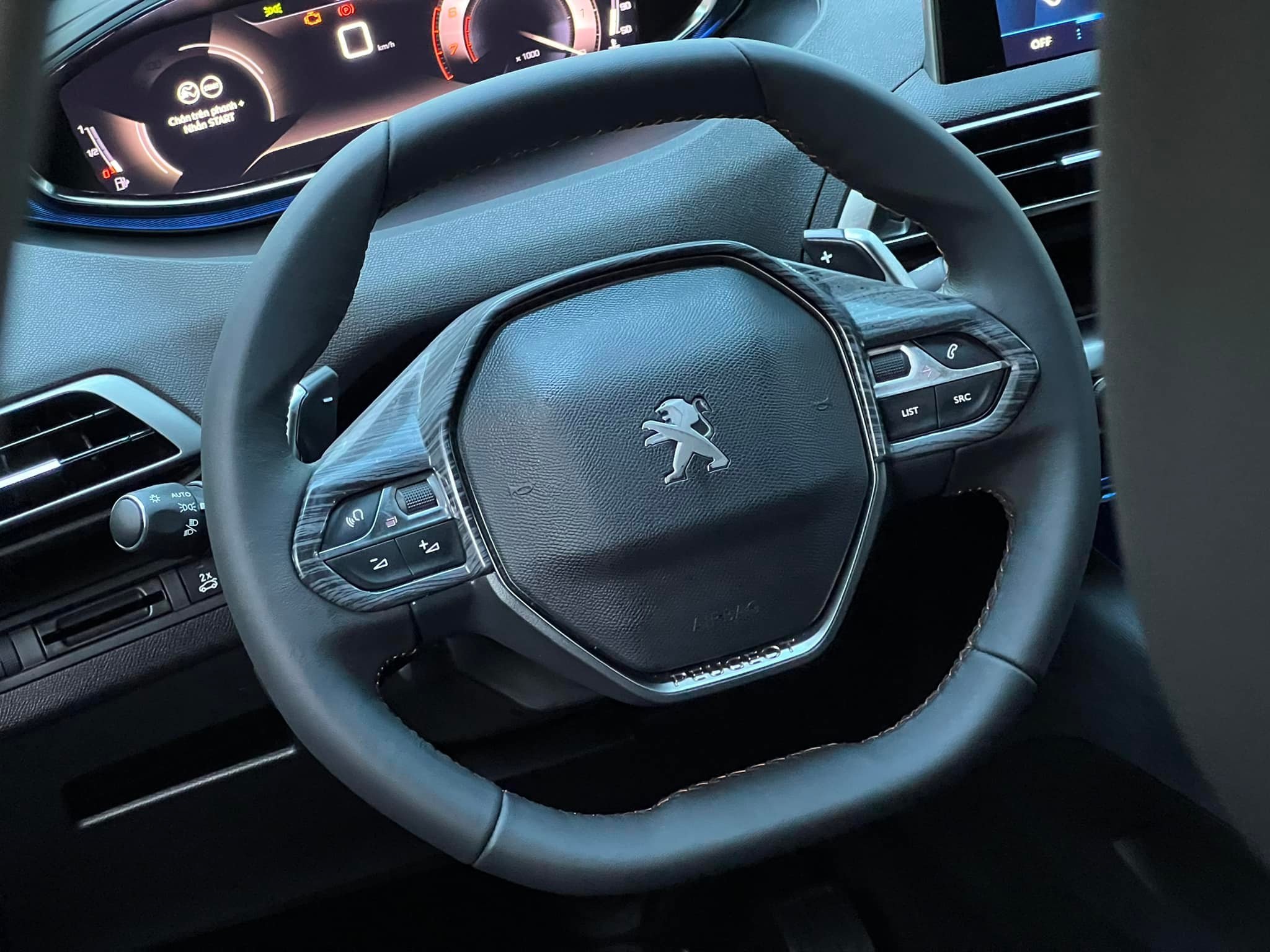 Bán ô tô Peugeot 3008 AT năm 2022, màu trắng