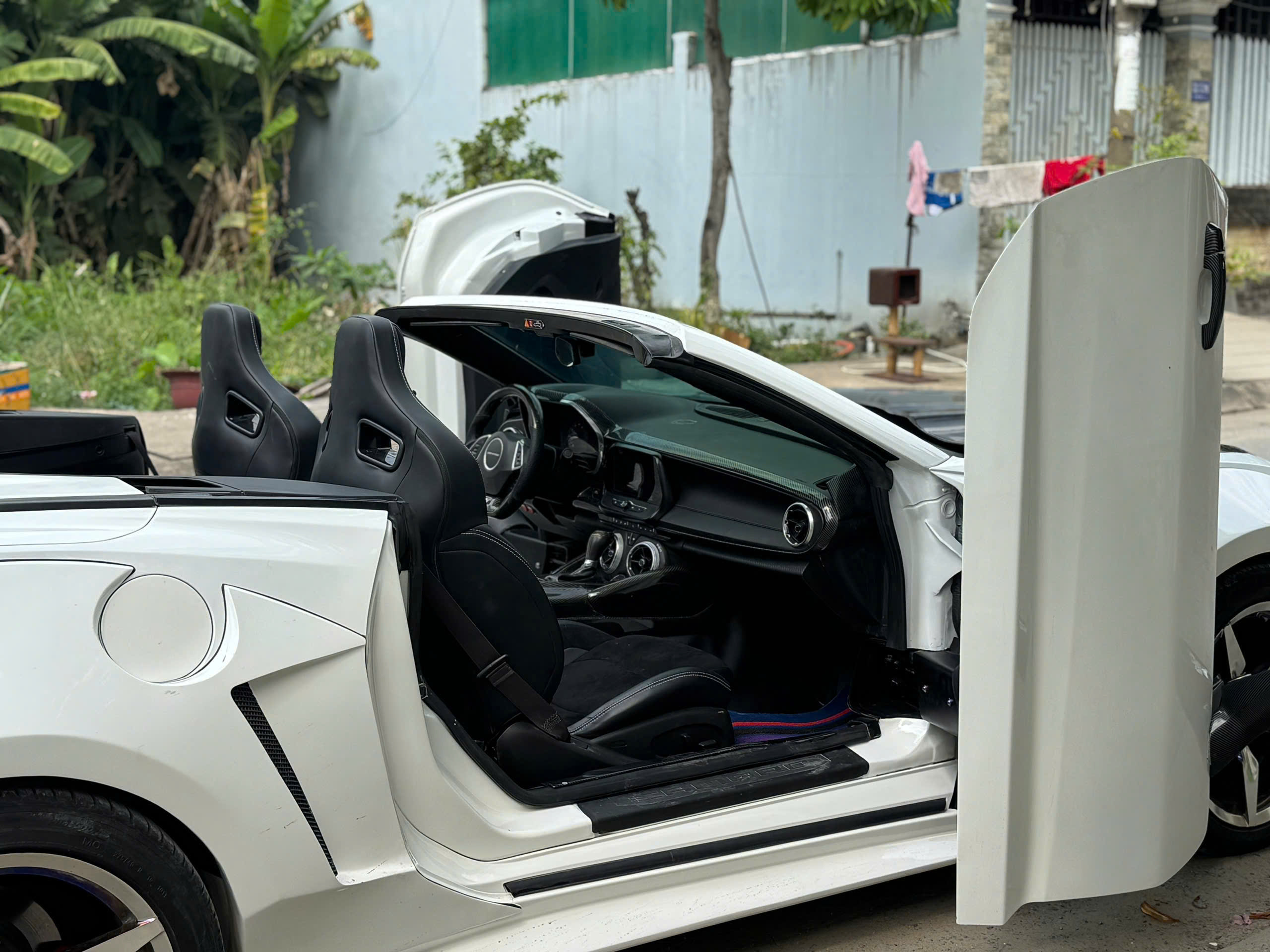 Bán ô tô Chevrolet Camaro 2.0 Turbo năm sản xuất 2016, màu trắng, xe nhập