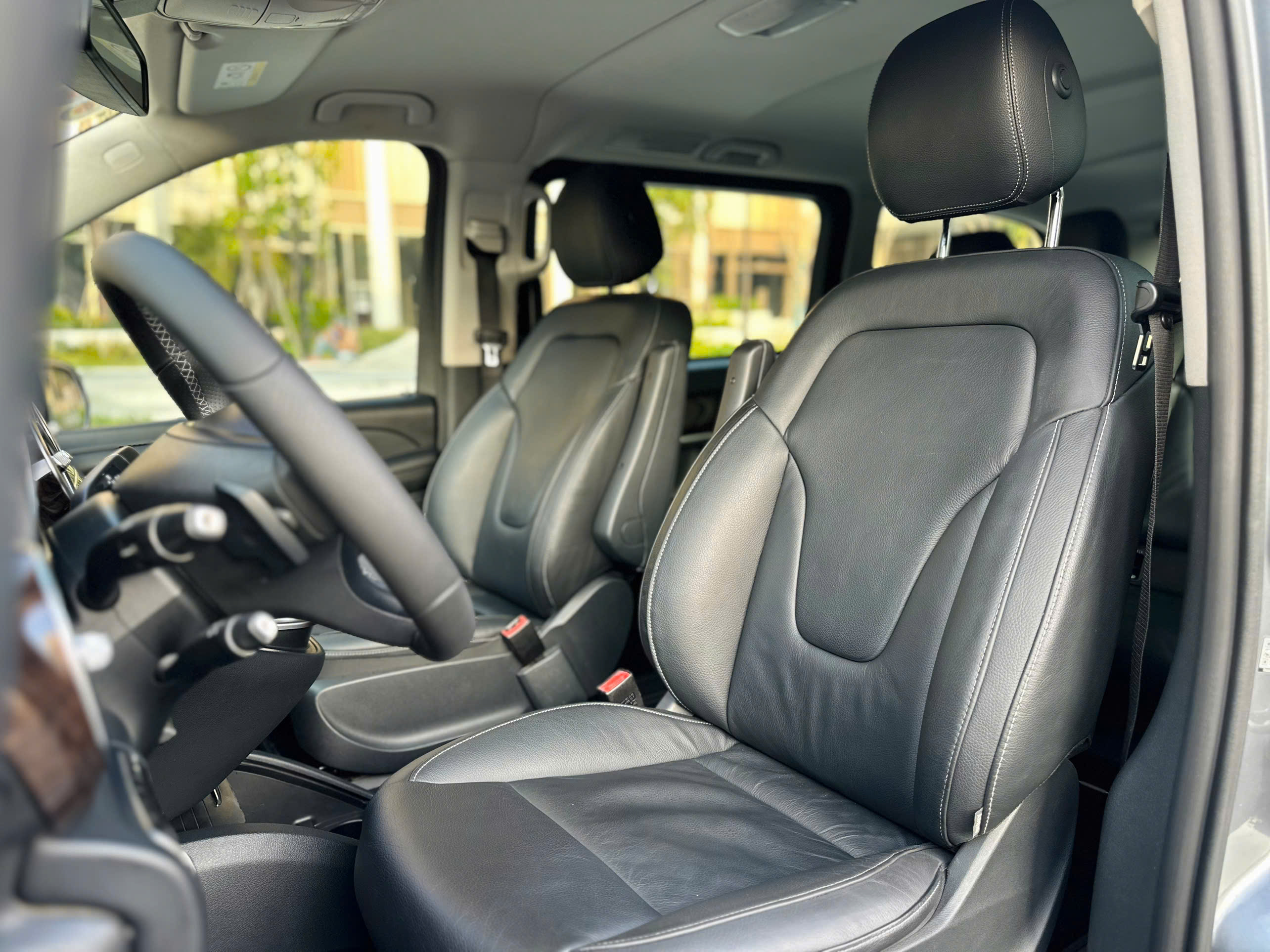 Bán xe Mercedes-Benz V Class V250 Avantgarde sản xuất năm 2016, màu xám (ghi), nhập khẩu nguyên chiếc