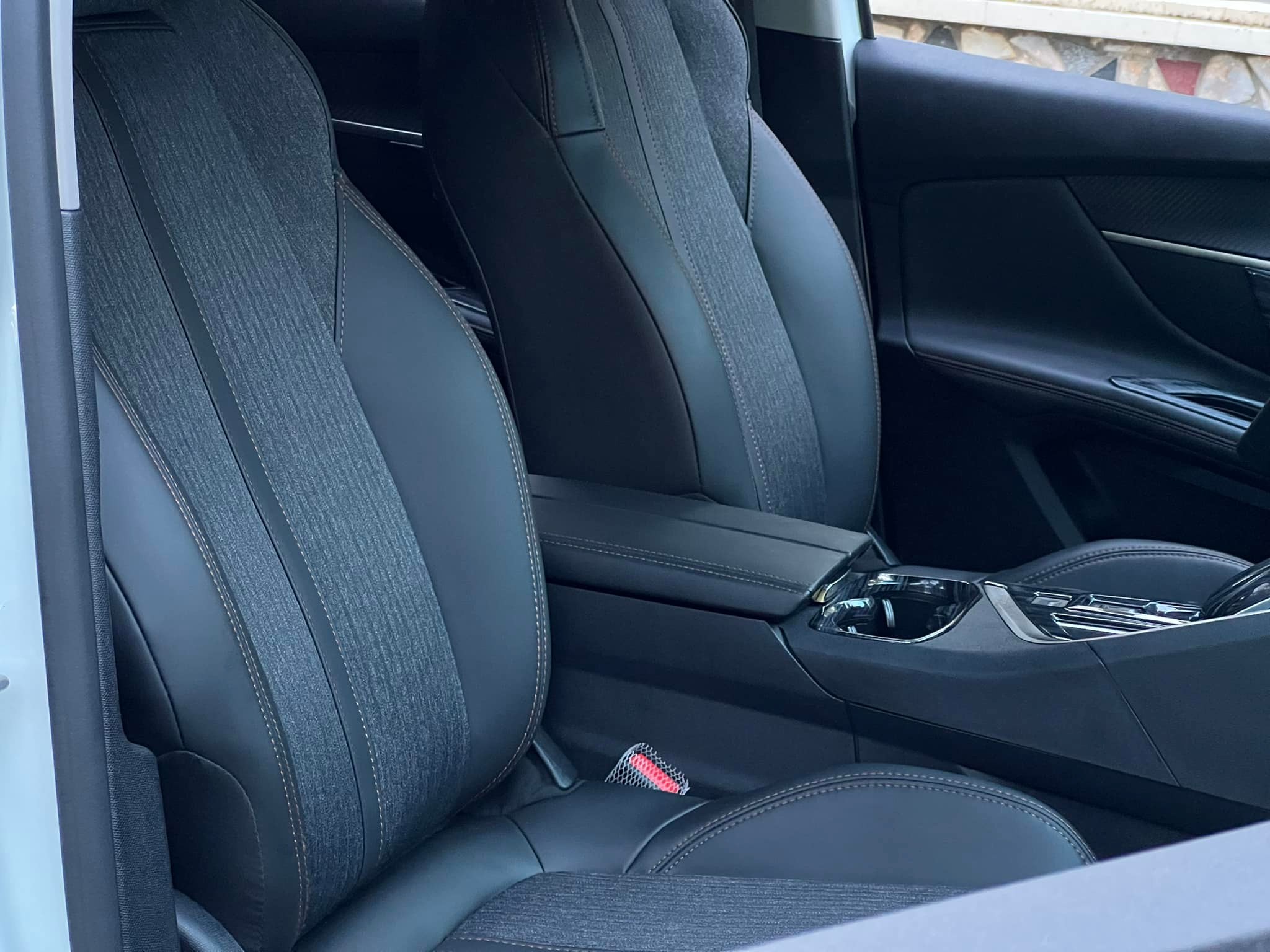 Bán ô tô Peugeot 3008 AT năm 2022, màu trắng