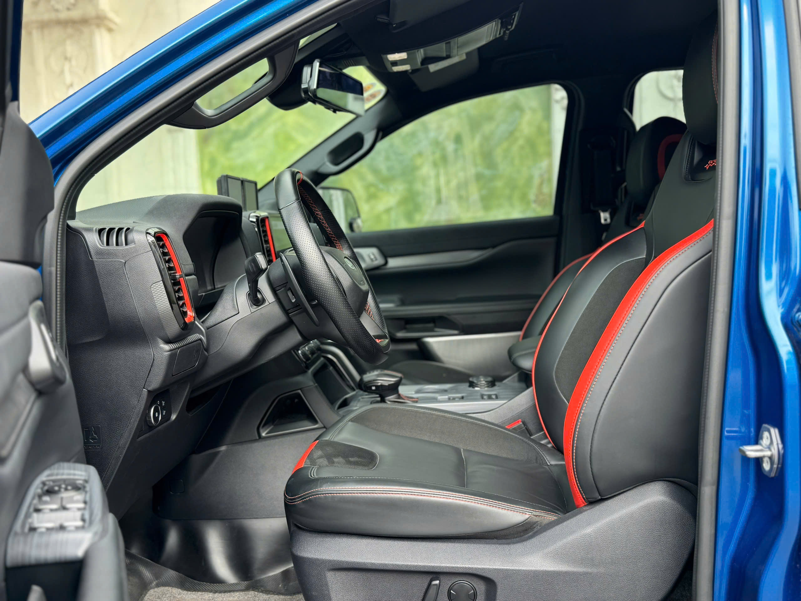 Cần bán xe Ford Ranger Raptor 2.0L 4x4 AT sản xuất năm 2024, màu xanh lam, xe nhập