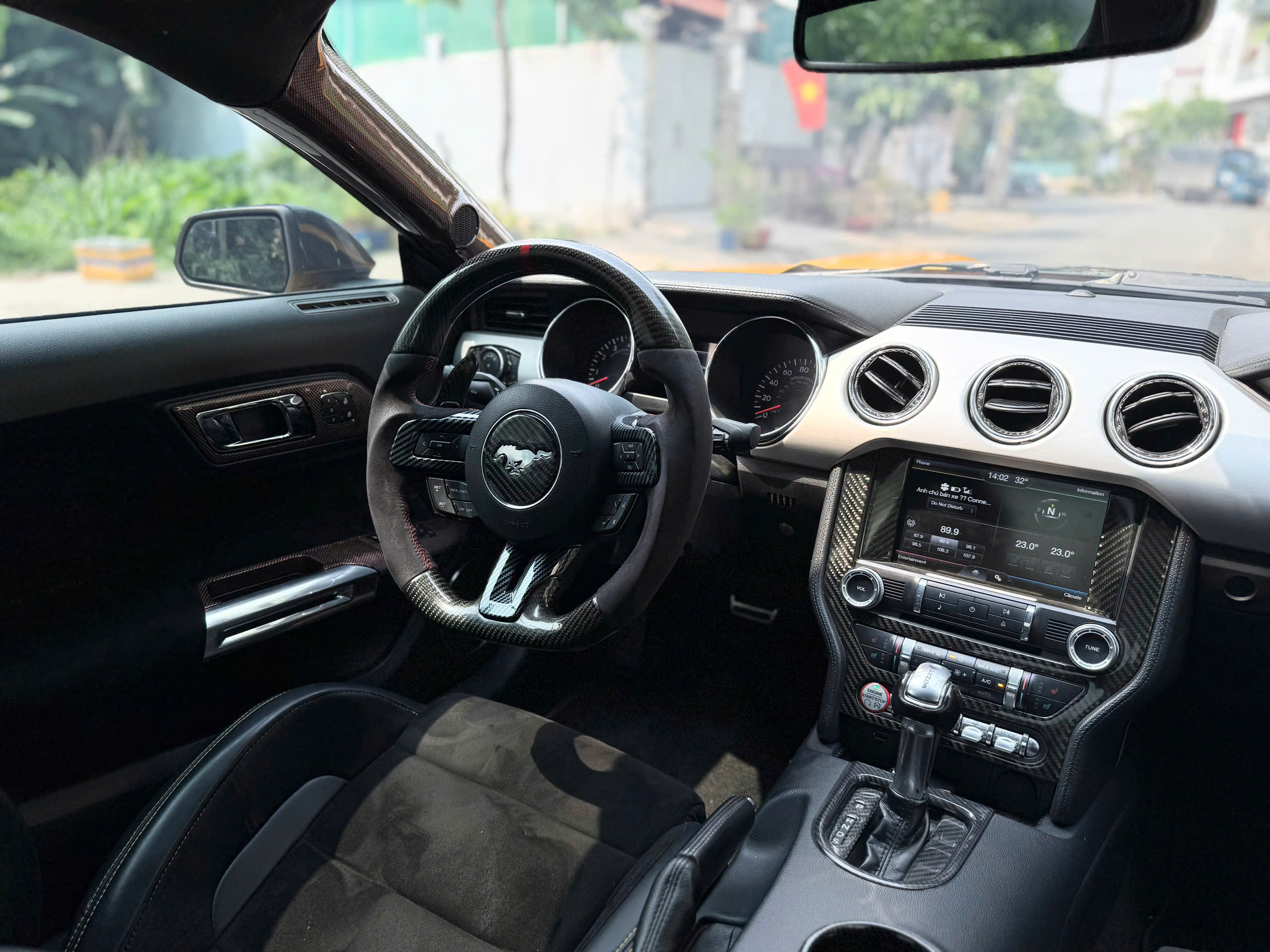 Cần bán xe Ford Mustang Ecoboost sản xuất 2015, màu vàng, nhập khẩu, 1.22 tỉ