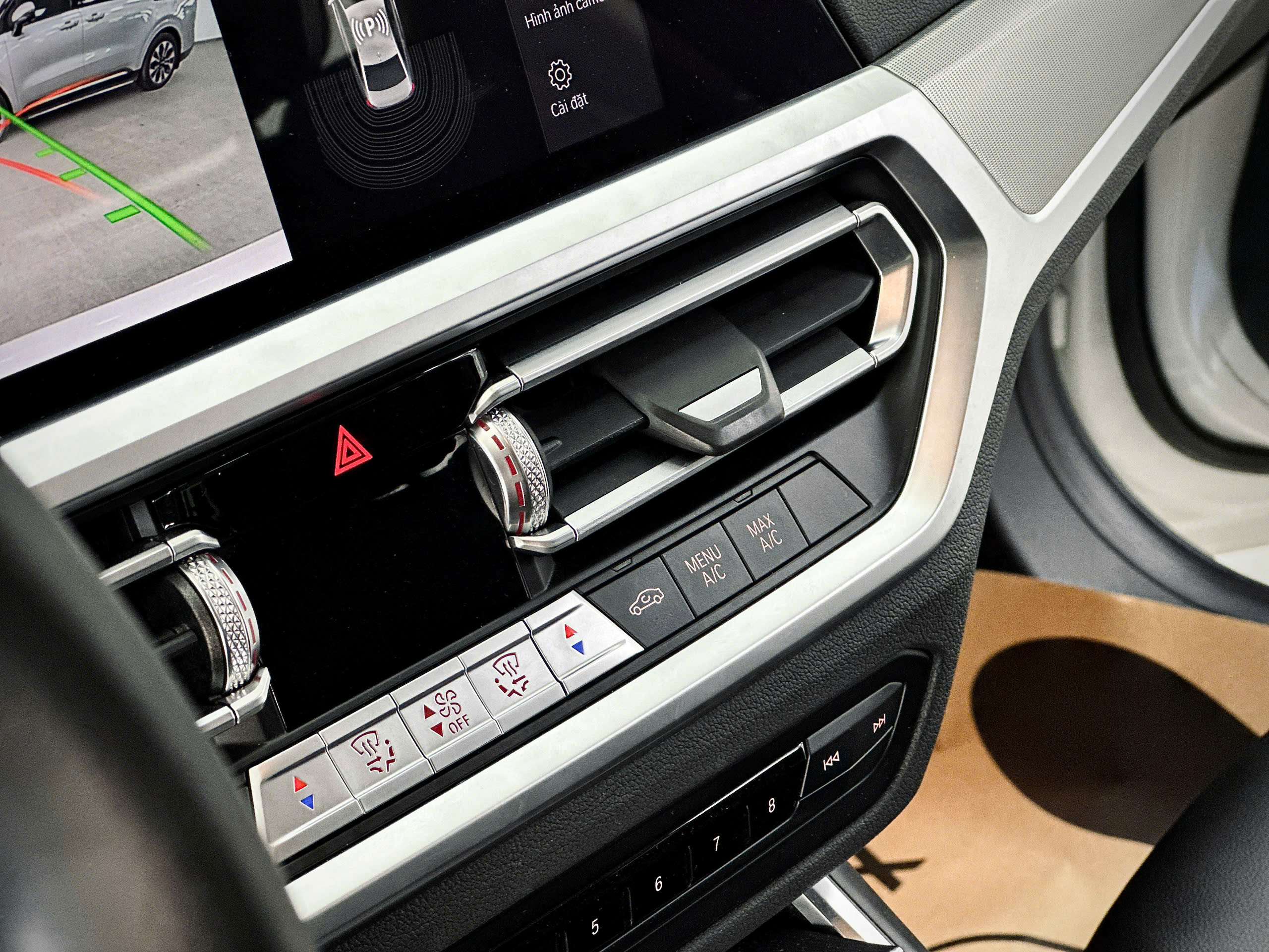 Bán BMW 3 Series 320i Sport Line sản xuất năm 2022, màu trắng, giá tốt