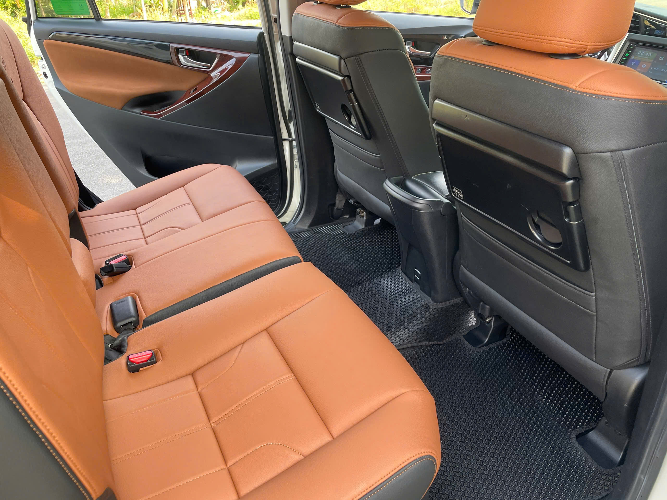 Cần bán Toyota Innova 2.0G năm sản xuất 2019, màu trắng