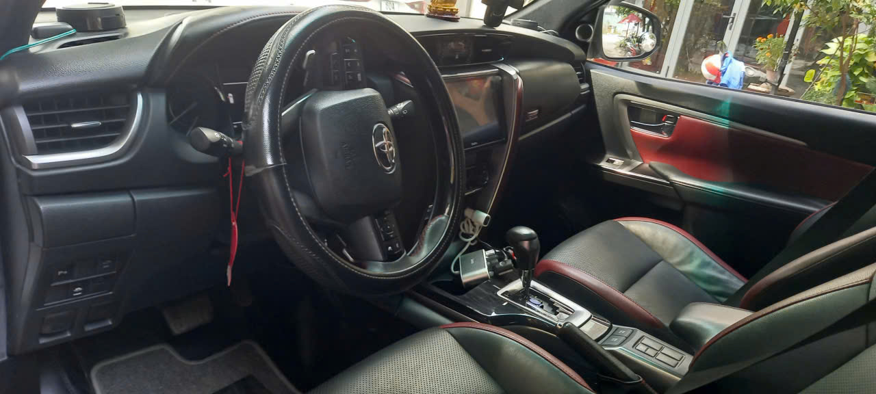 Xe Nhà Bán – Toyota Fortuner Legender 2.4 At Máy Dầu (1 Cầu)