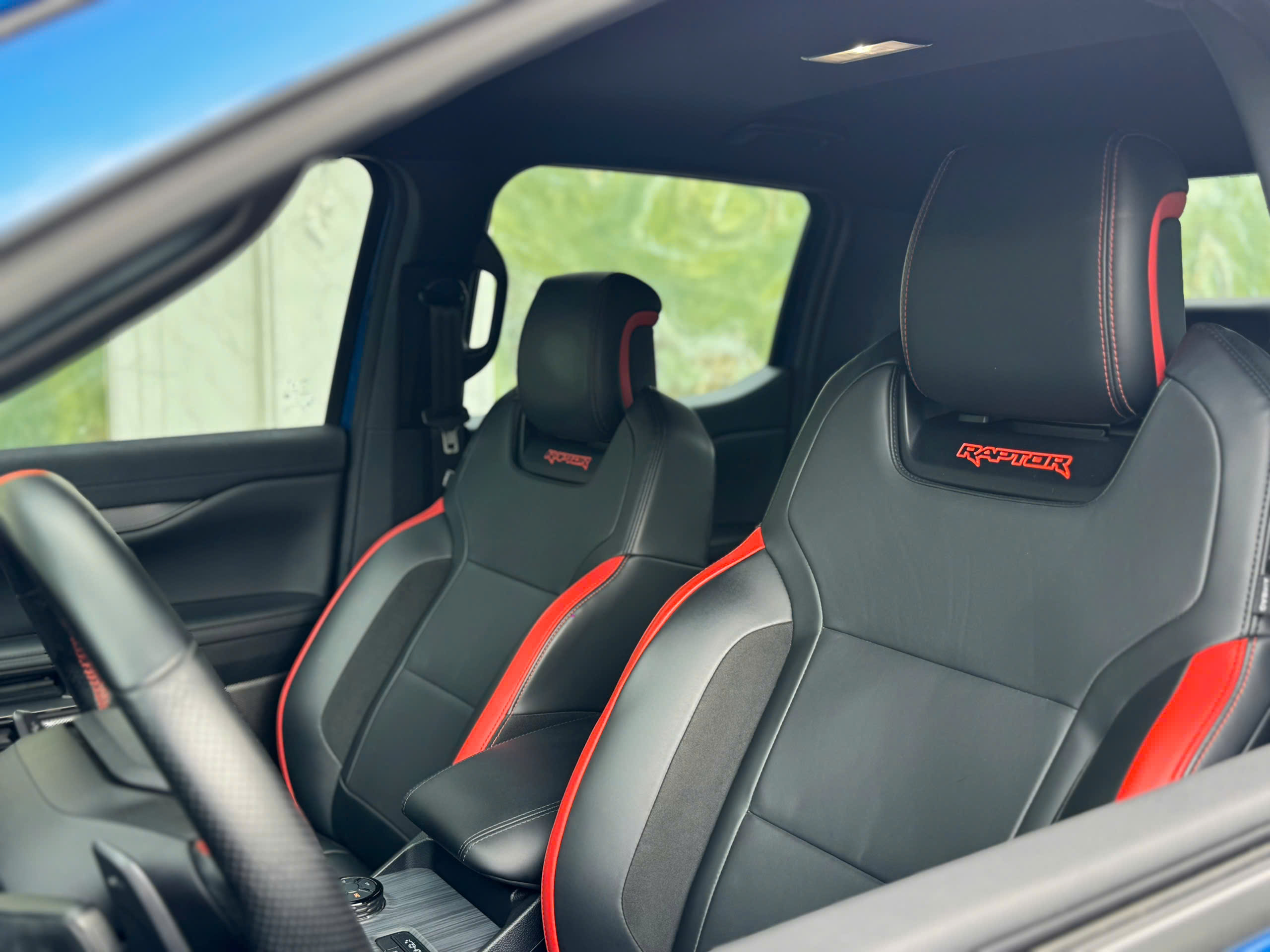 Cần bán xe Ford Ranger Raptor 2.0L 4x4 AT sản xuất năm 2024, màu xanh lam, xe nhập