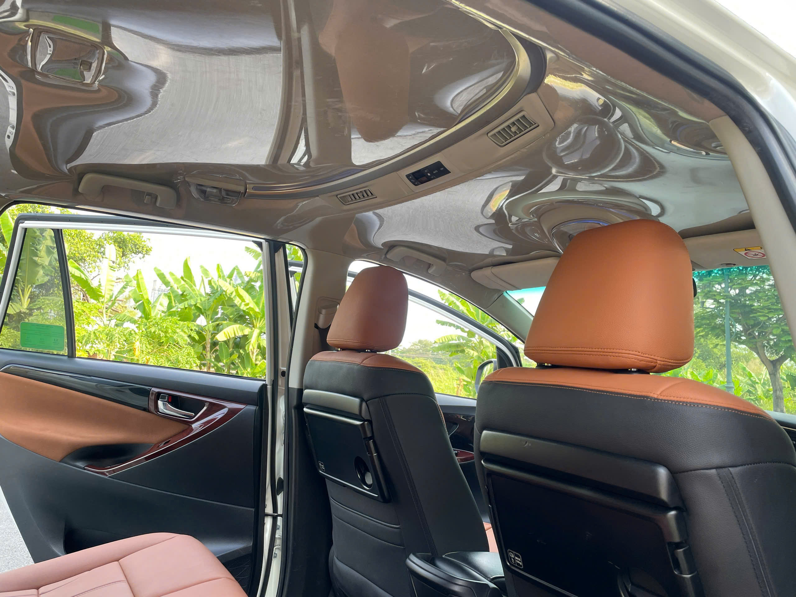 Cần bán Toyota Innova 2.0G năm sản xuất 2019, màu trắng