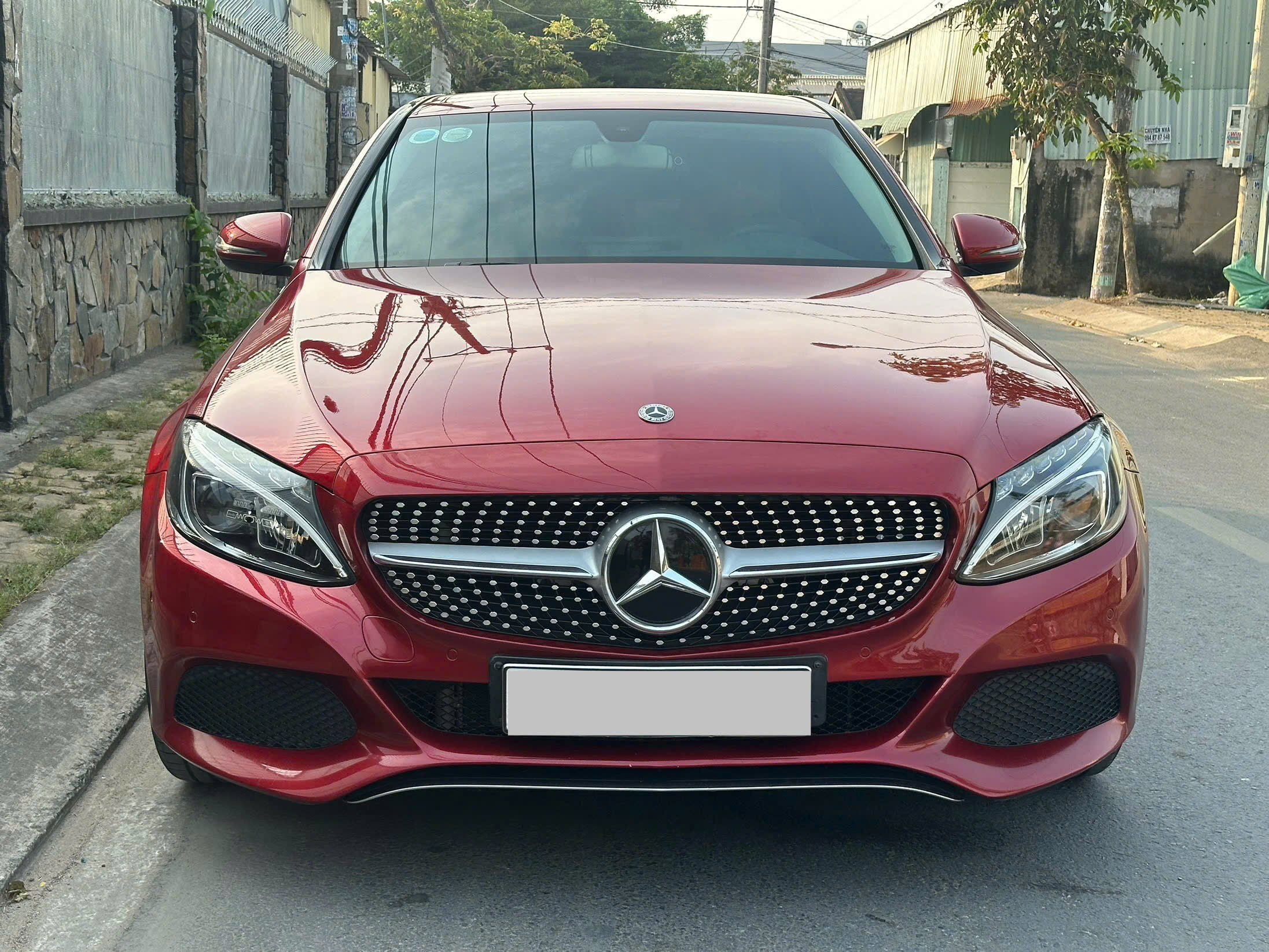 Cần bán Mercedes-Benz C class C200 sản xuất 2019, màu đỏ giá cạnh tranh