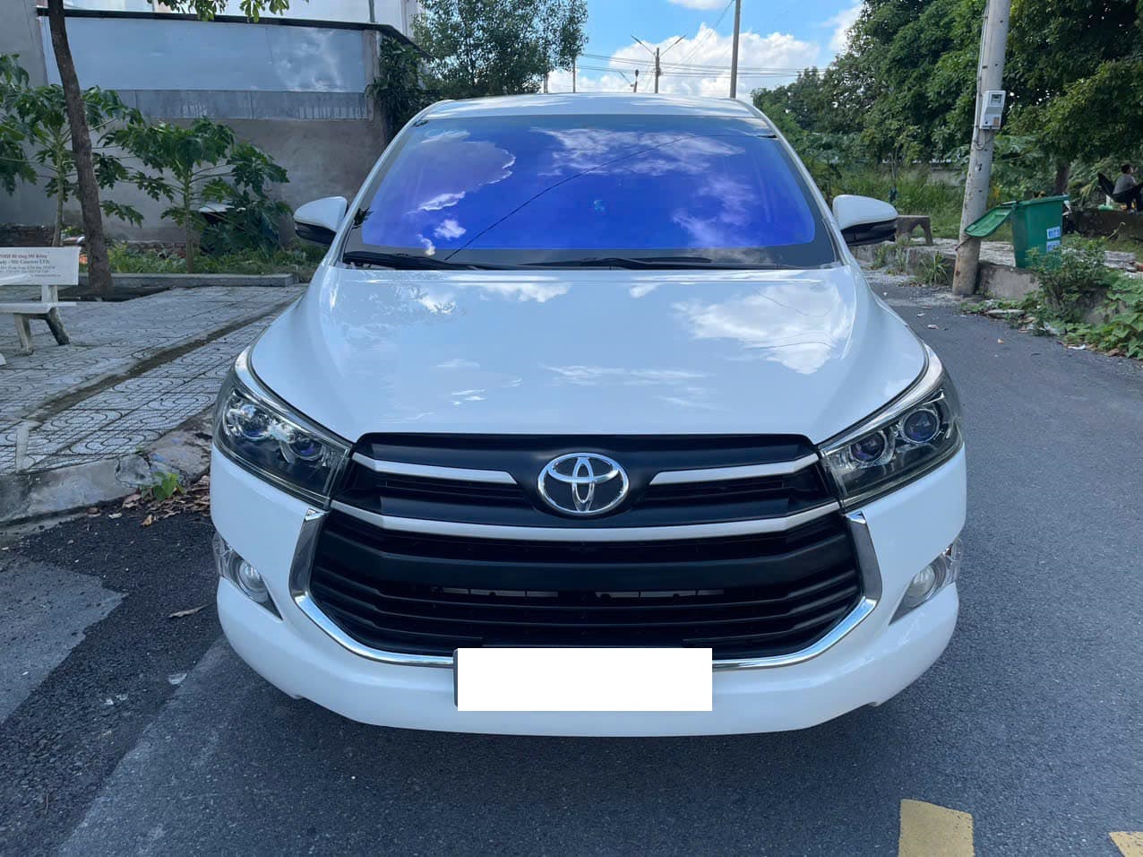 Cần bán Toyota Innova 2.0G năm sản xuất 2019, màu trắng