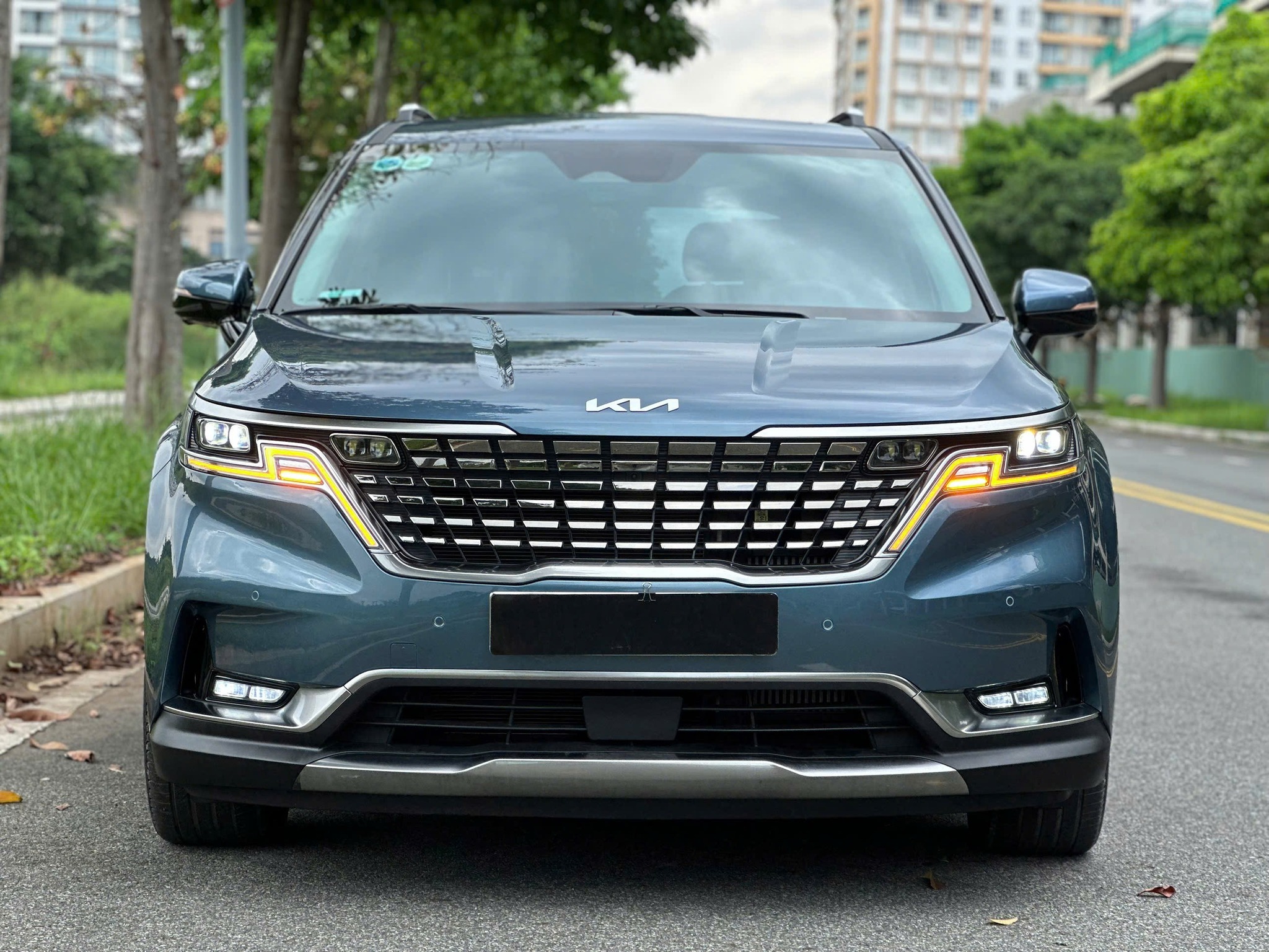 Bán Kia Carnival Signature 2.2D Full dầu năm sản xuất 2024, màu xanh lam