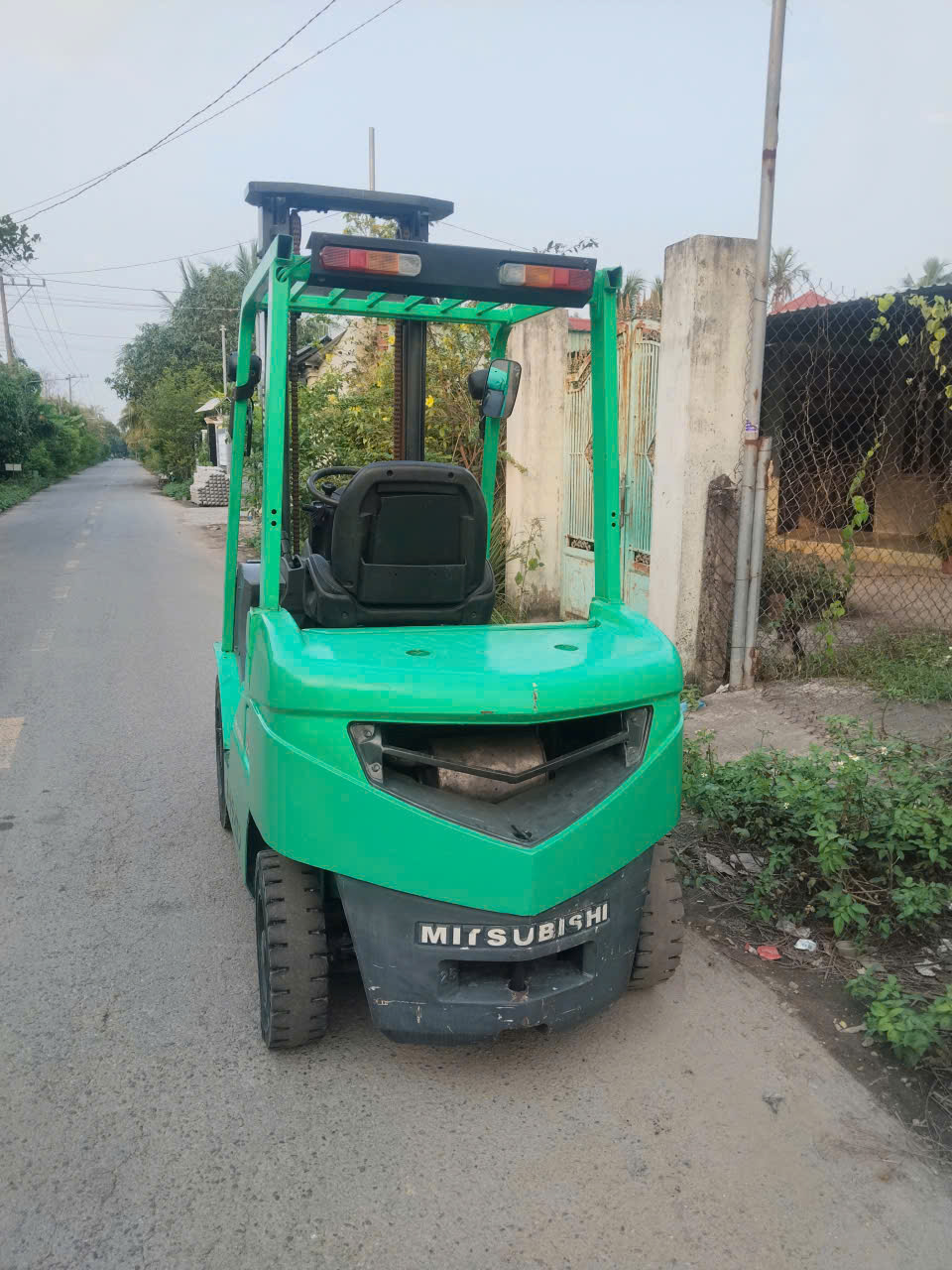 Bán xe nâng Mitsubishi Grendia 2.5 tấn sản xuất năm 2009