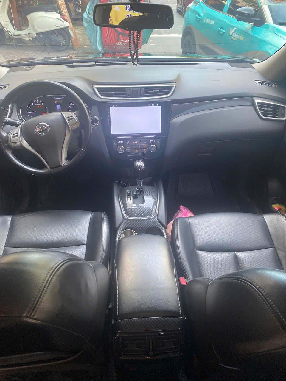 Chính chủ bán xe NISSAN X-TRAIL sản xuất năm 2016 đk 2017