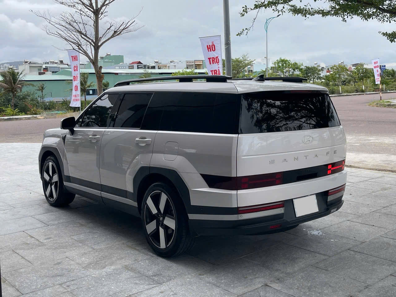 Hyundai Santafe Prestige 2.5L sx 2024.