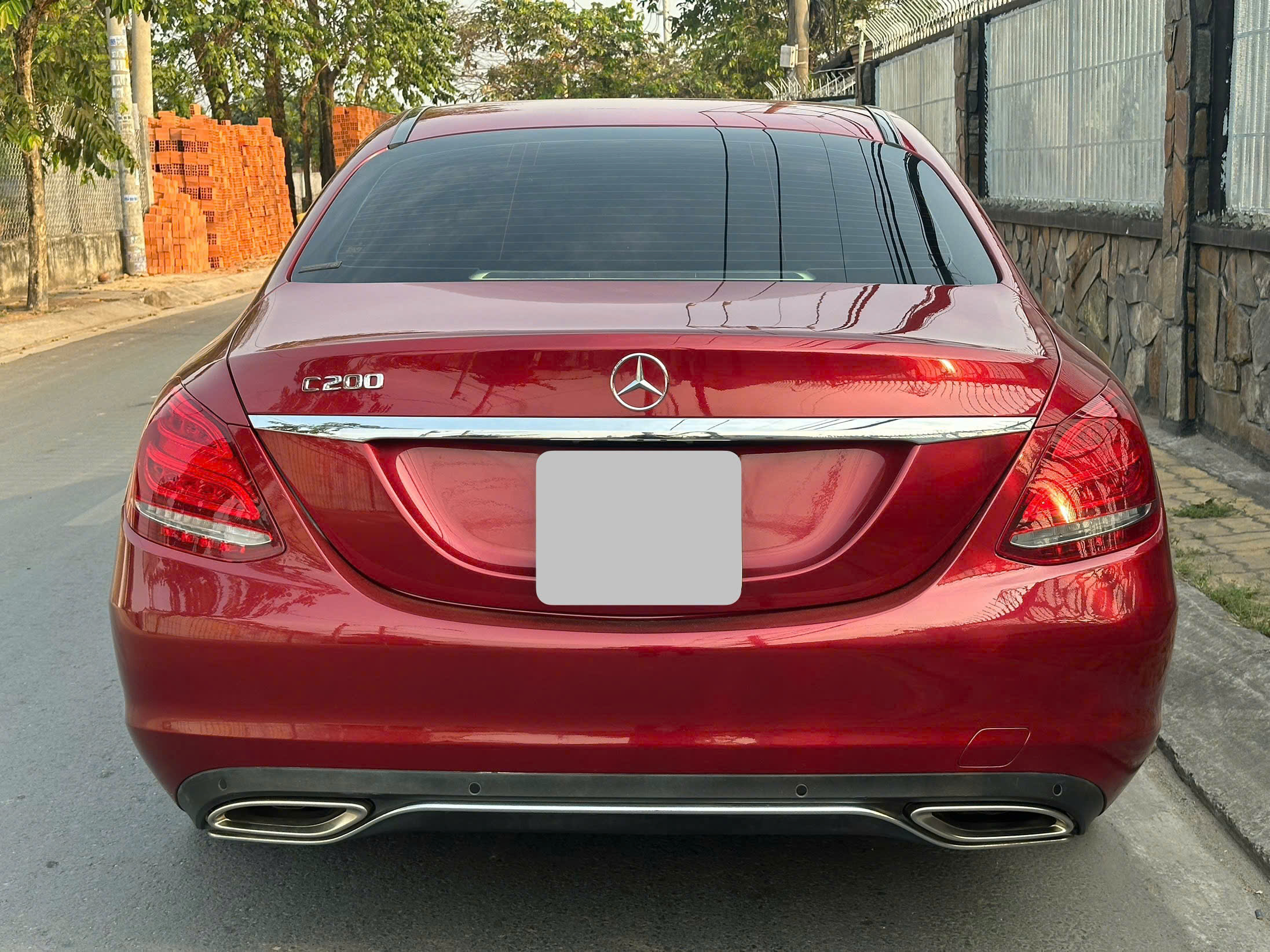 Cần bán Mercedes-Benz C class C200 sản xuất 2019, màu đỏ giá cạnh tranh