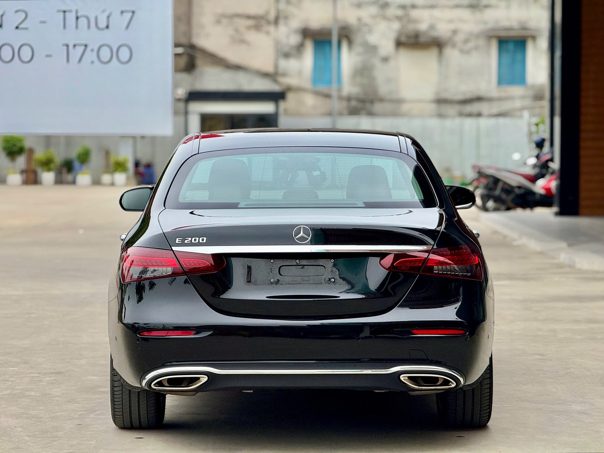 Cần bán Mercedes-Benz E class E200 Exclusive sản xuất năm 2022, màu đen, 1.499 tỉ