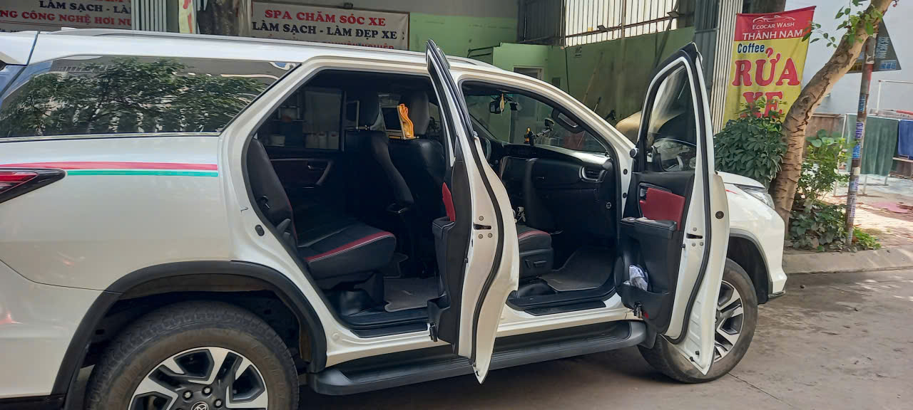 Xe Nhà Bán – Toyota Fortuner Legender 2.4 At Máy Dầu (1 Cầu)