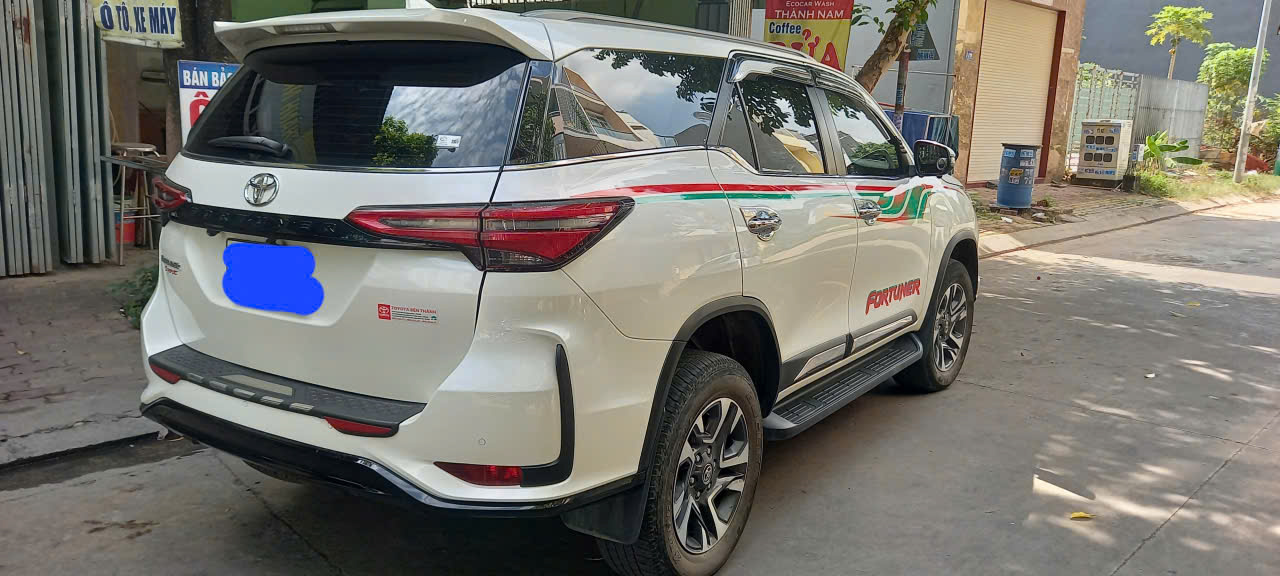 Xe Nhà Bán – Toyota Fortuner Legender 2.4 At Máy Dầu (1 Cầu)