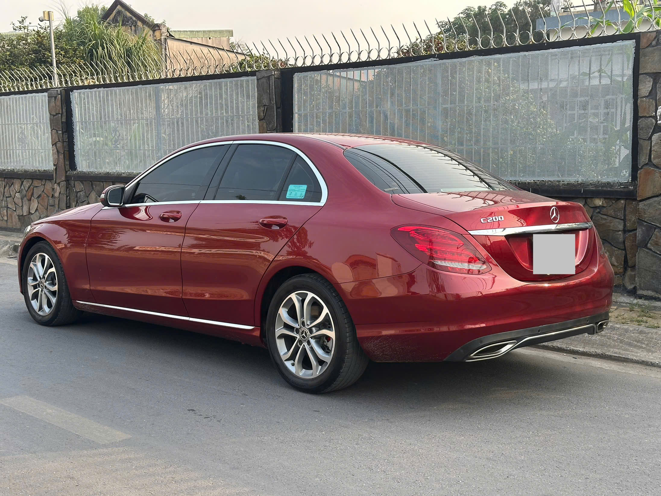 Cần bán Mercedes-Benz C class C200 sản xuất 2019, màu đỏ giá cạnh tranh