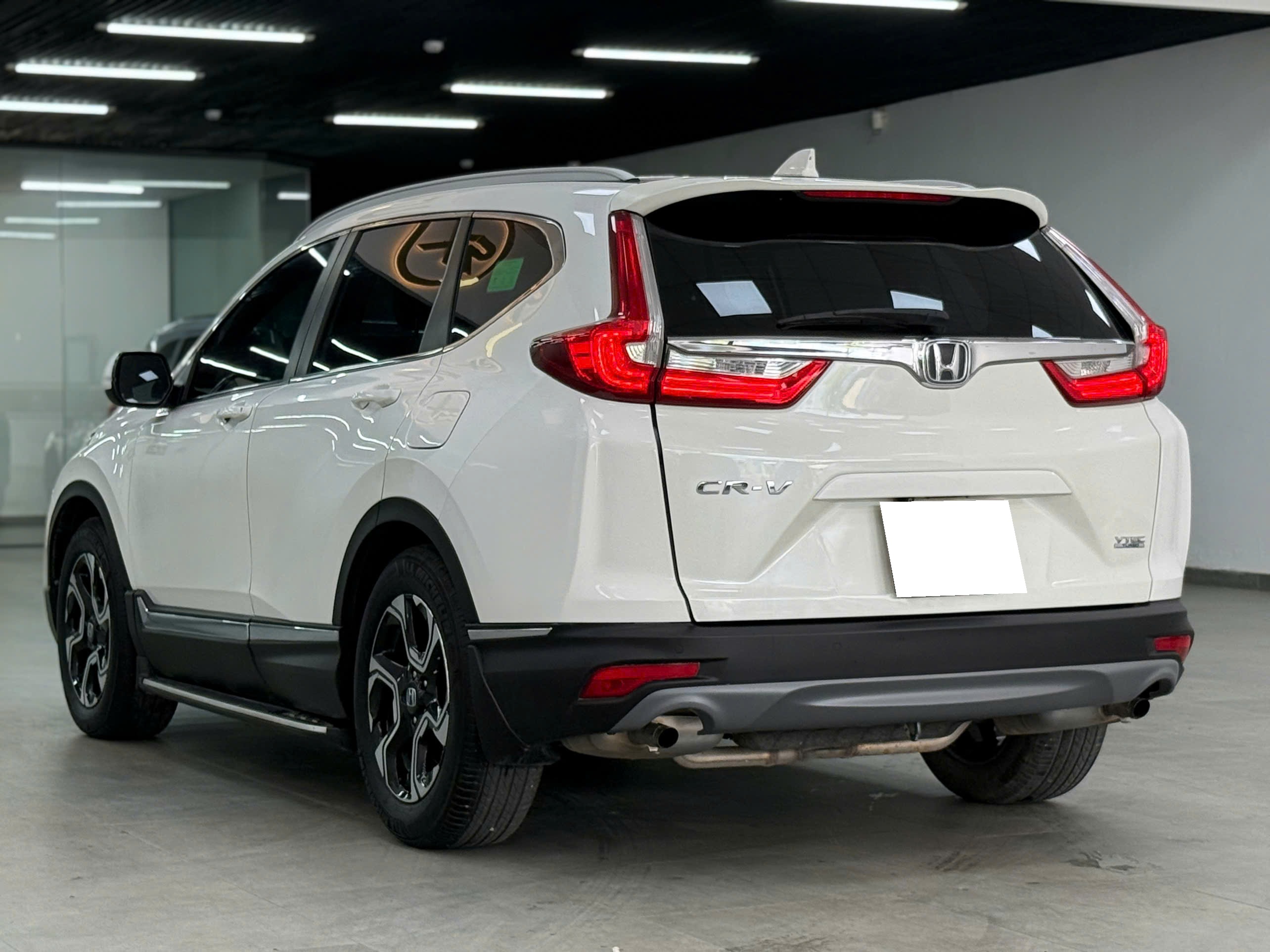 Cần bán Honda CR V L sản xuất năm 2020, màu trắng, nhập khẩu