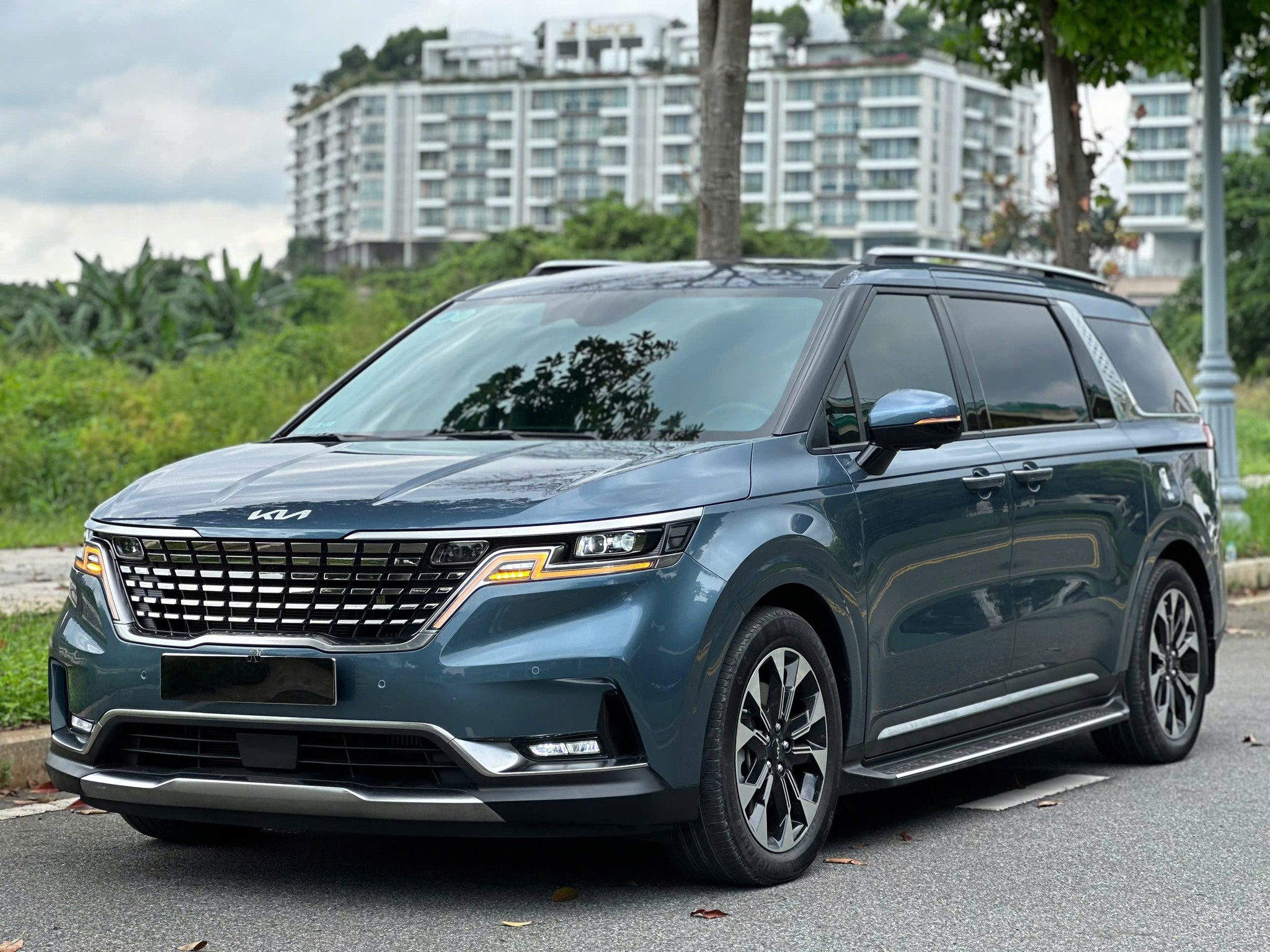 Bán Kia Carnival Signature 2.2D Full dầu năm sản xuất 2024, màu xanh lam