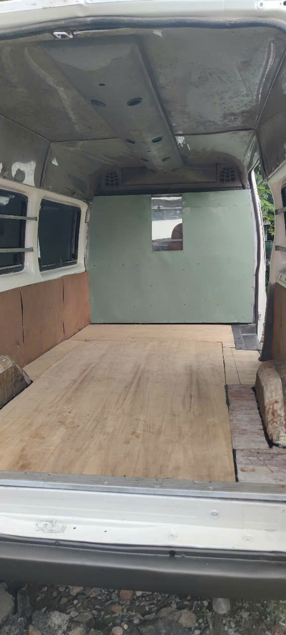 Chính chủ bán và cho thuê  xe Ford Transit tải van, 6 người / 900kg.