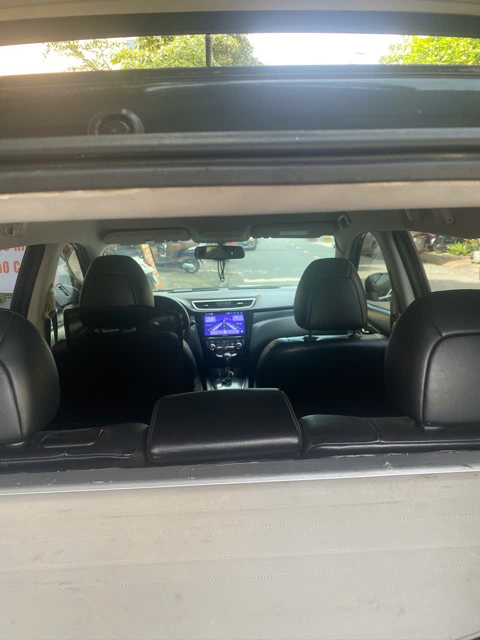 Chính chủ bán xe NISSAN X-TRAIL sản xuất năm 2016 đk 2017