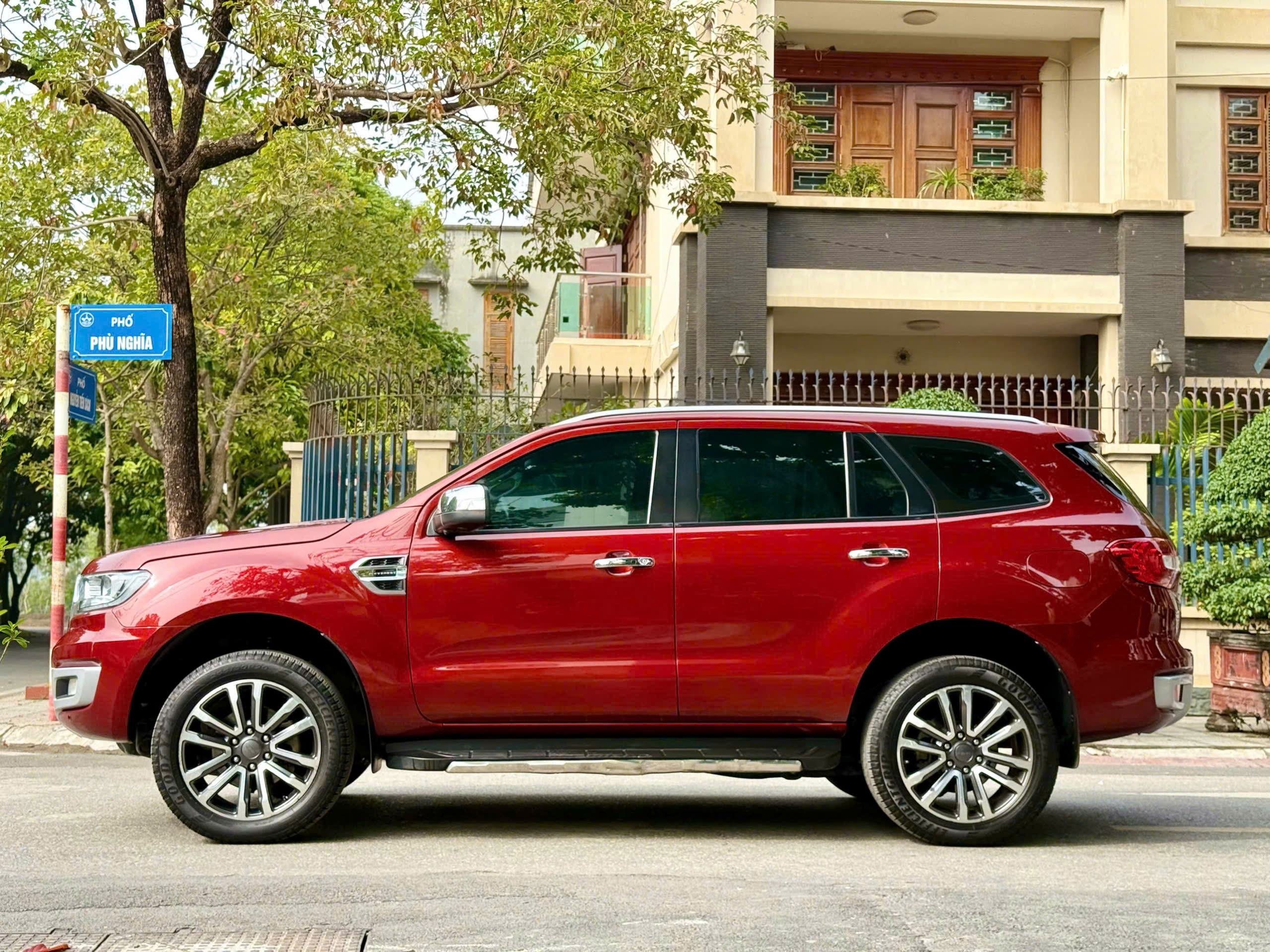 Ford Everest 2020 Bản Full Titanium 1 Cầu, Công Nghệ Miên Man