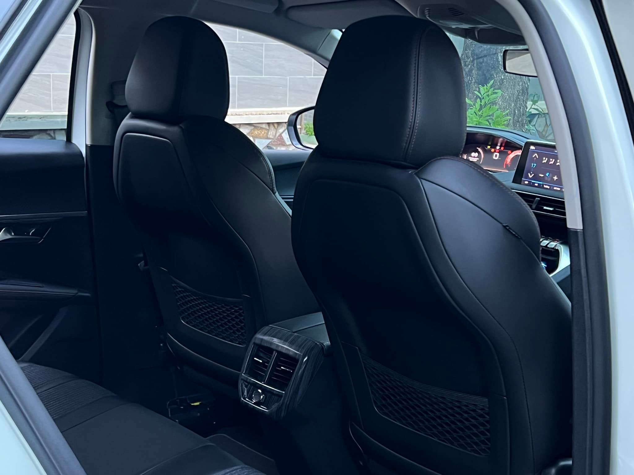 Bán ô tô Peugeot 3008 AT năm 2022, màu trắng