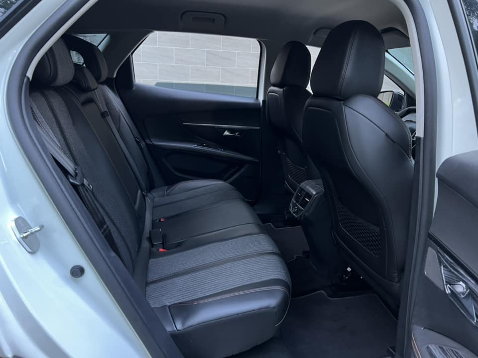 Bán ô tô Peugeot 3008 AT năm 2022, màu trắng