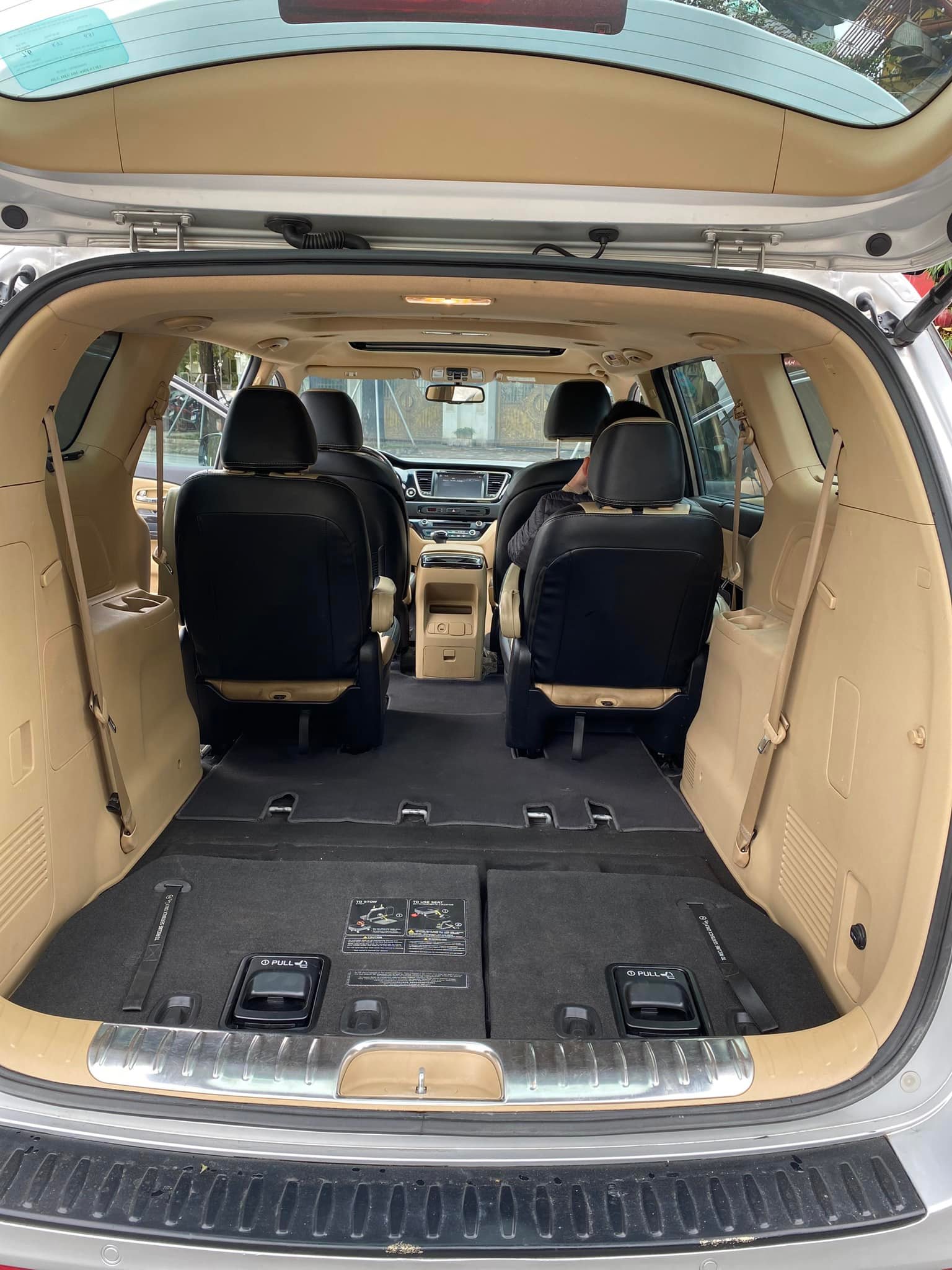 Cần bán Kia Sedona 2.2L DATH năm sản xuất 2018, màu bạc