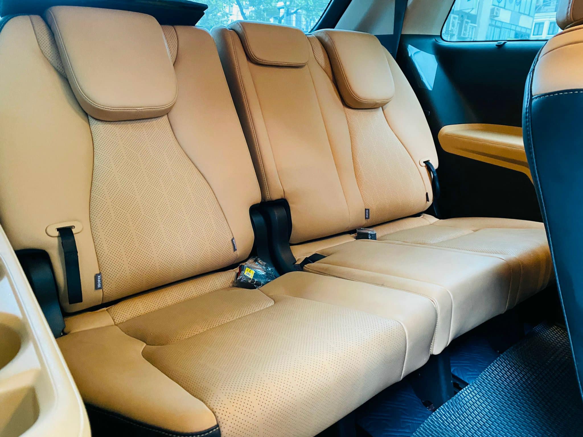 Cần bán xe Kia Carnival Premium 2.2D 8S sản xuất năm 2023, màu đỏ