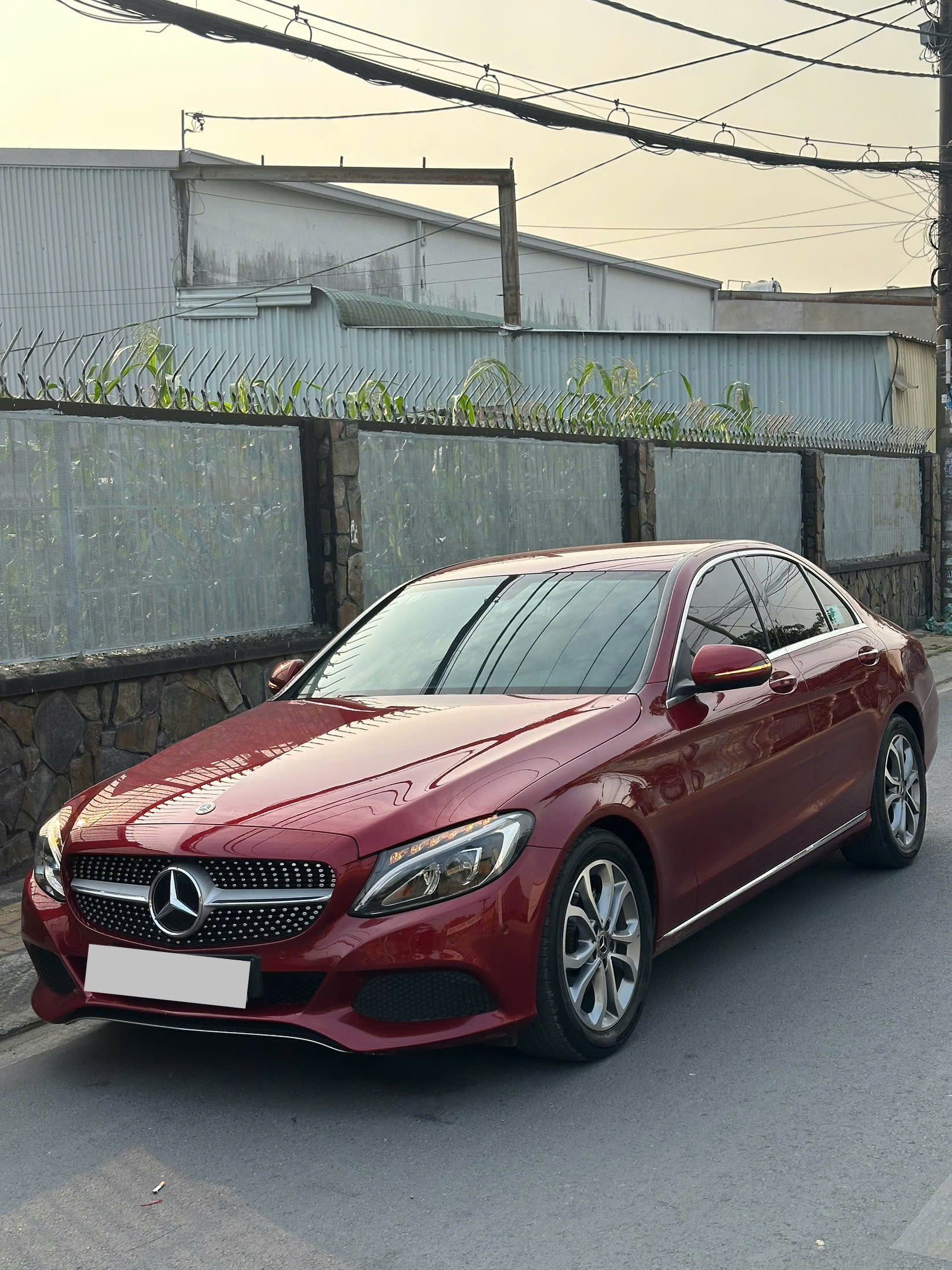 Cần bán Mercedes-Benz C class C200 sản xuất 2019, màu đỏ giá cạnh tranh