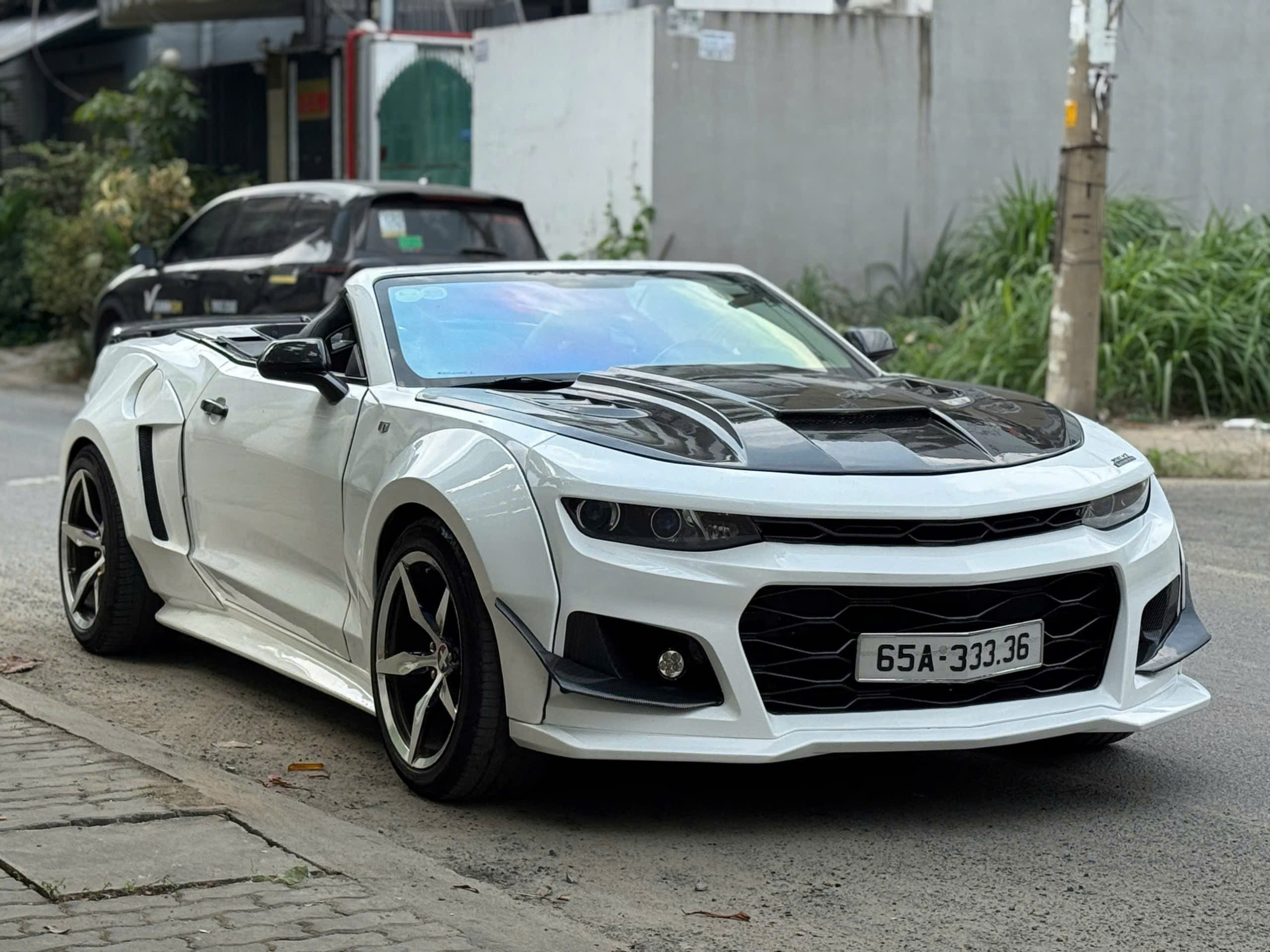 Bán ô tô Chevrolet Camaro 2.0 Turbo năm sản xuất 2016, màu trắng, xe nhập