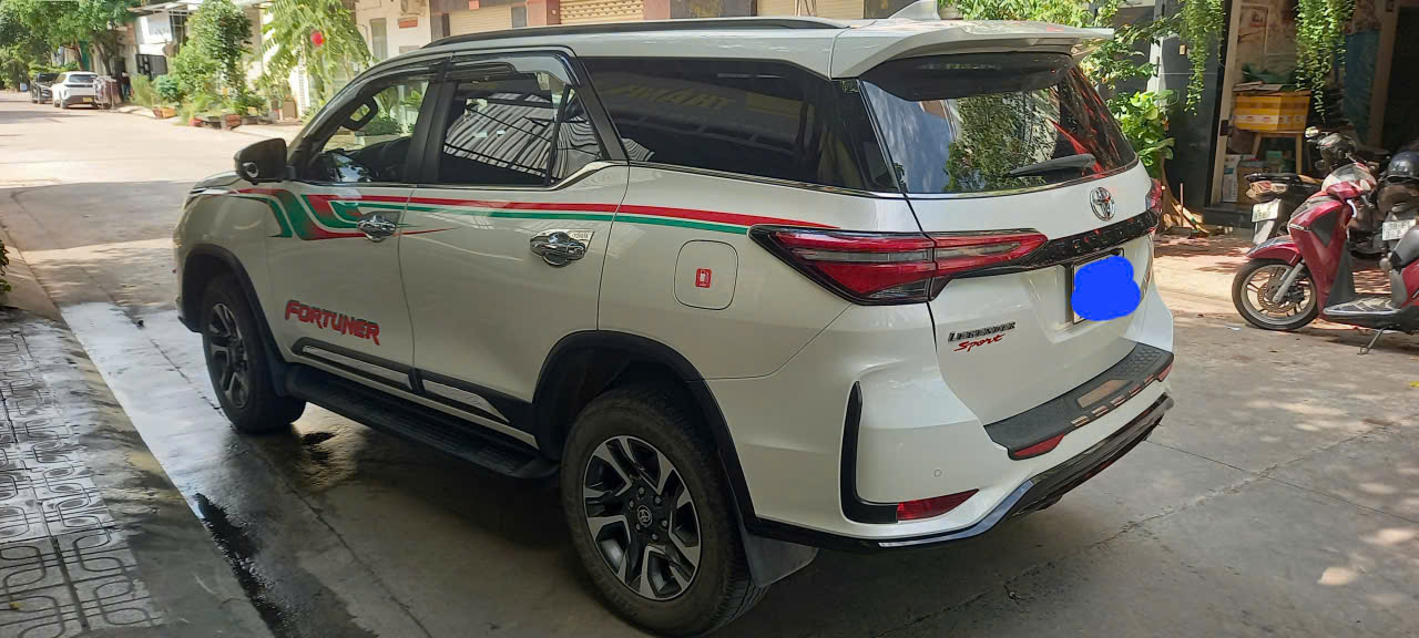 Xe Nhà Bán – Toyota Fortuner Legender 2.4 At Máy Dầu (1 Cầu)