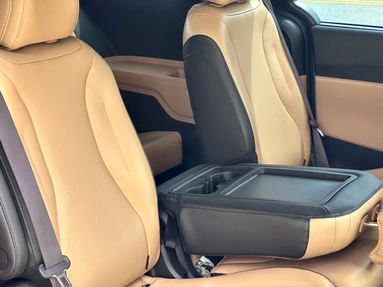 Cần bán xe Kia Carnival Premium 2.2D 8S sản xuất 2022, màu xanh lam