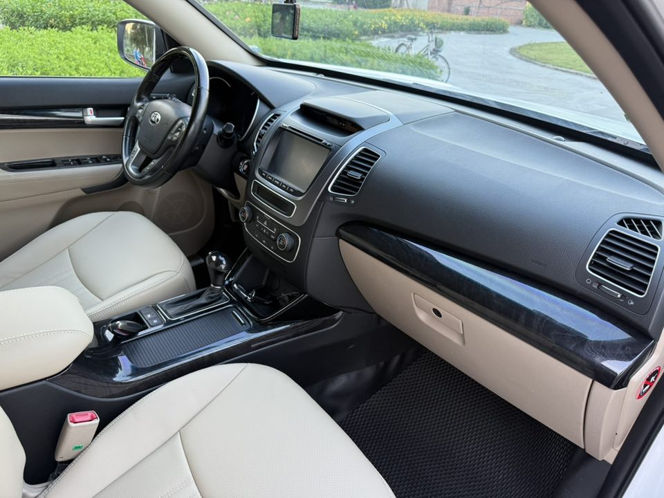Bán Kia Sorento DATH Full máy dầu năm 2018, màu trắng