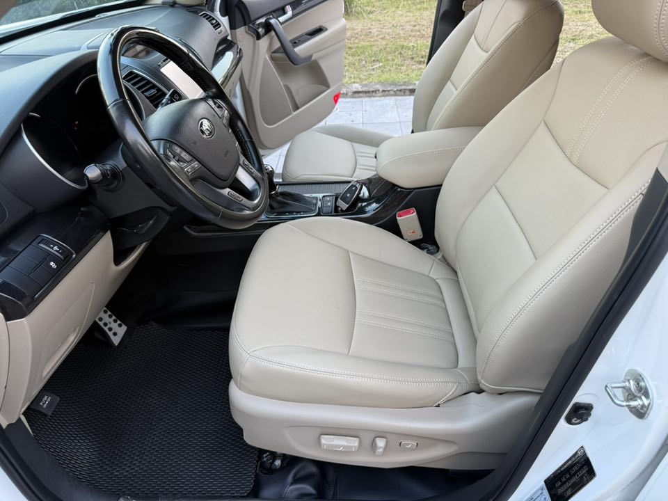 Bán Kia Sorento DATH Full máy dầu năm 2018, màu trắng