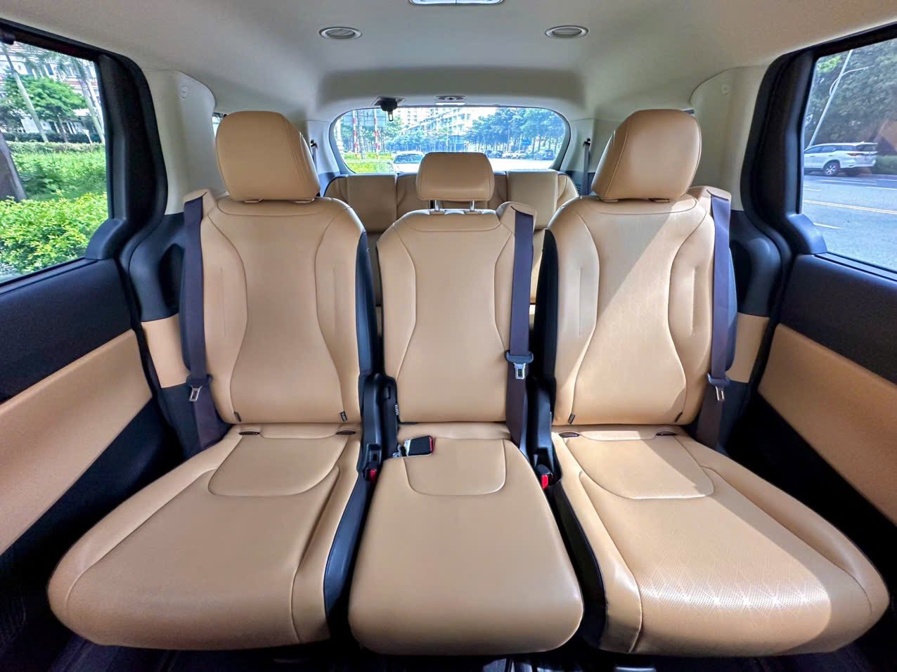 Cần bán xe Kia Carnival Premium 2.2D 8S sản xuất 2022, màu xanh lam