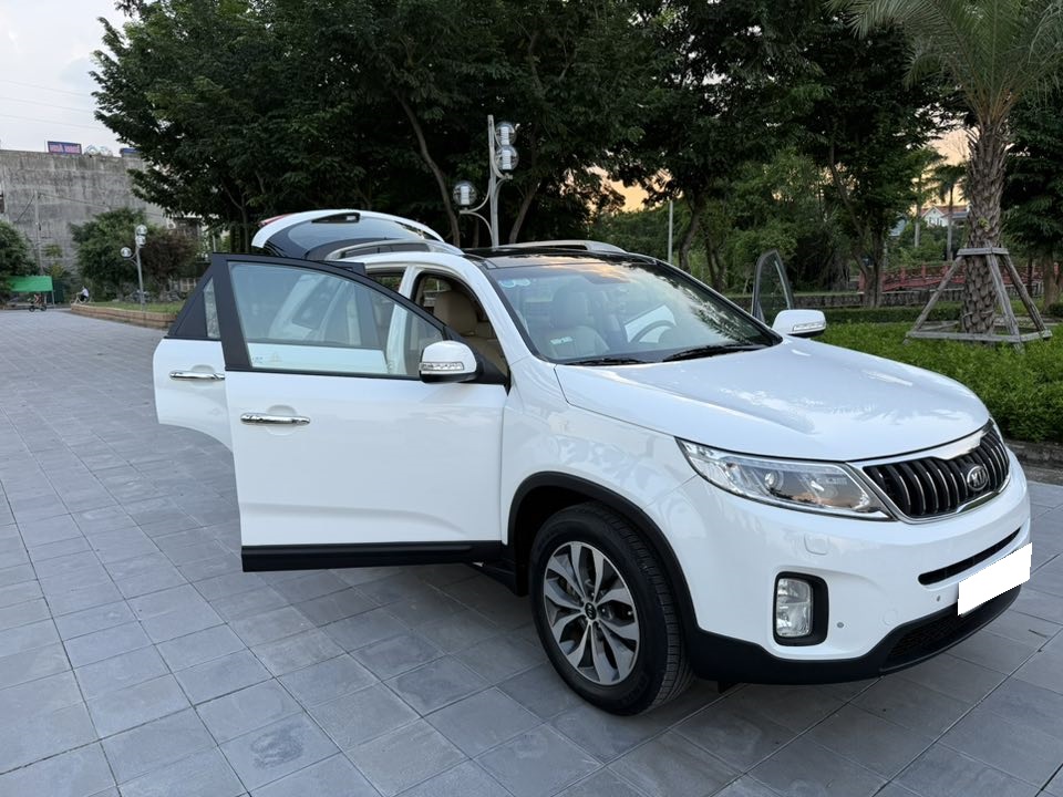 Bán Kia Sorento DATH Full máy dầu năm 2018, màu trắng