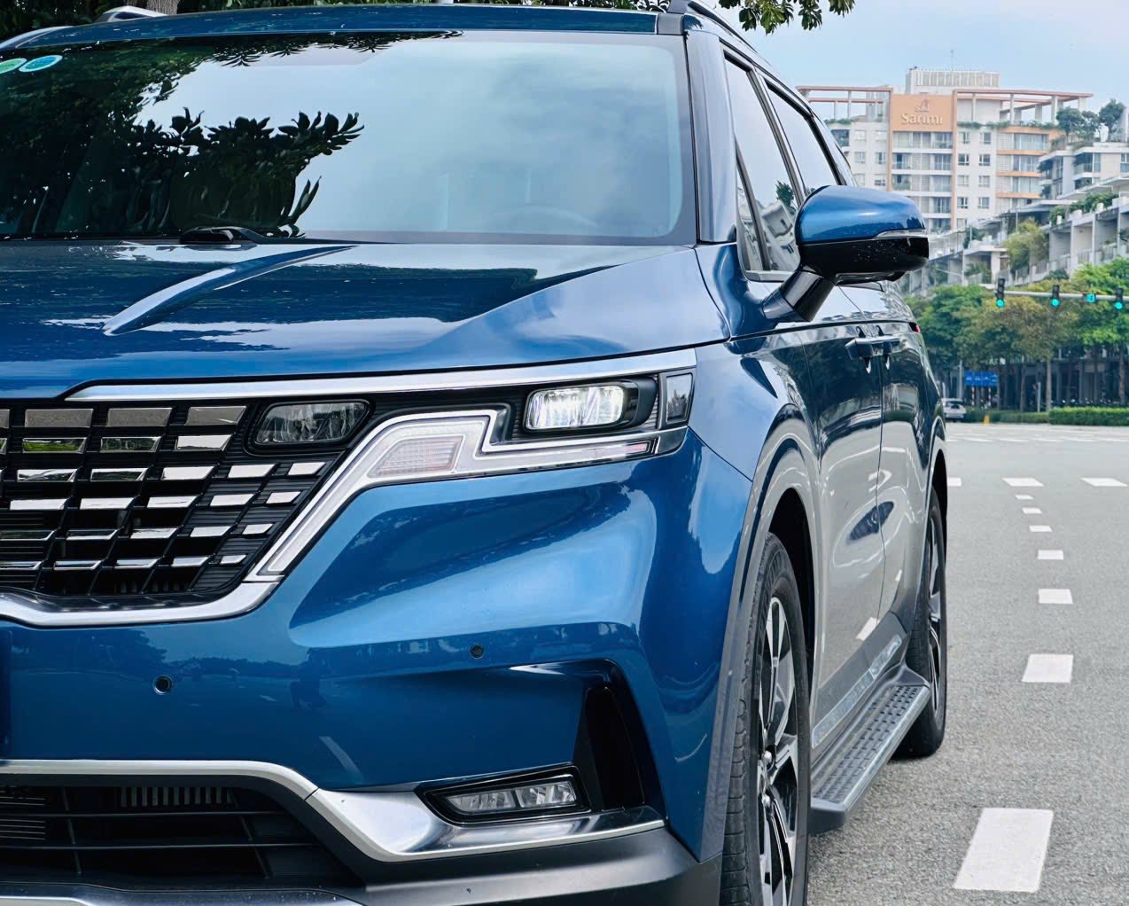 Cần bán xe Kia Carnival Premium 2.2D 8S sản xuất 2022, màu xanh lam