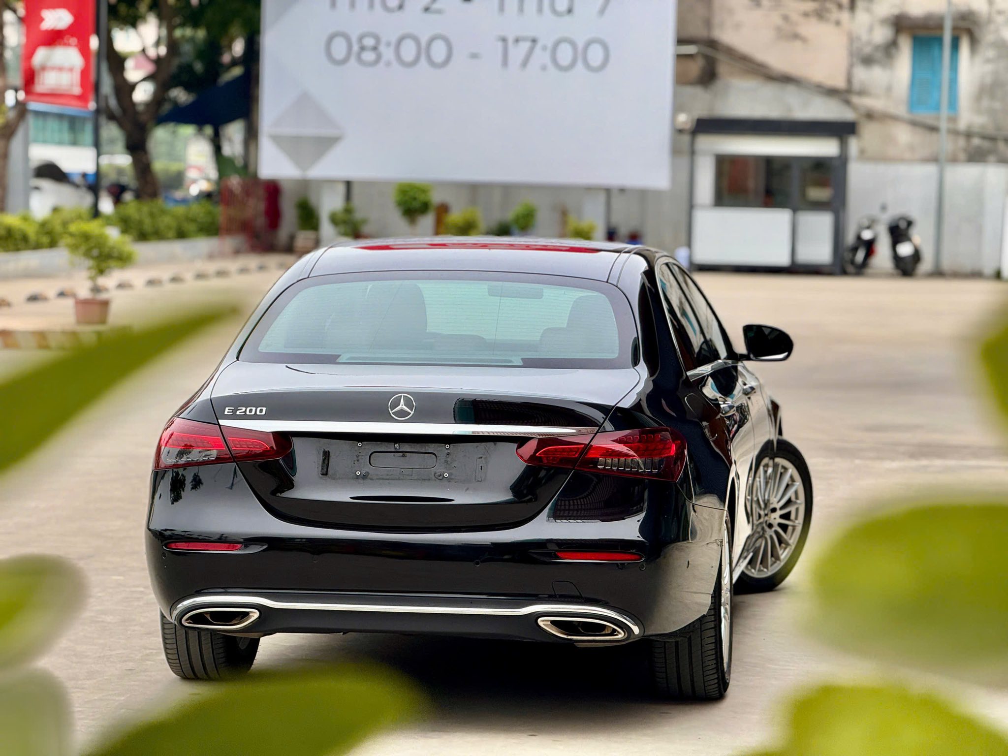 Cần bán Mercedes-Benz E class E200 Exclusive sản xuất năm 2022, màu đen, 1.499 tỉ