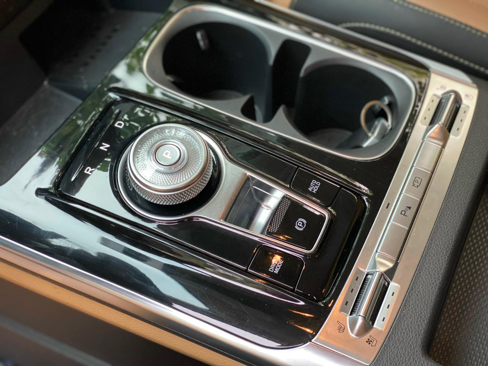 Cần bán xe Kia Carnival Premium 2.2D 8S sản xuất năm 2023, màu đỏ