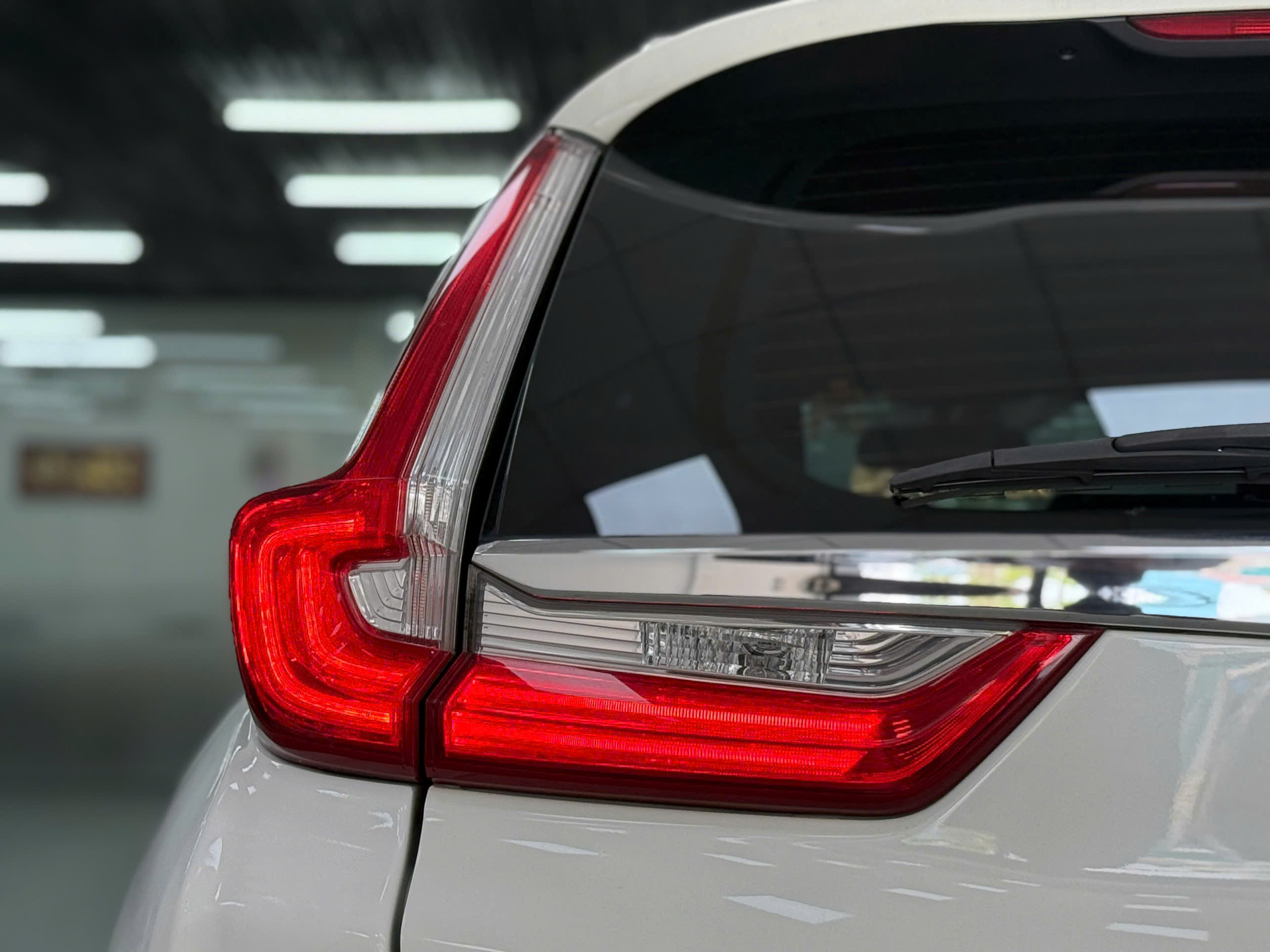 Cần bán Honda CR V L sản xuất năm 2020, màu trắng, nhập khẩu