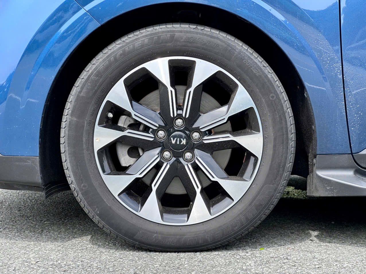 Cần bán xe Kia Carnival Premium 2.2D 8S sản xuất 2022, màu xanh lam