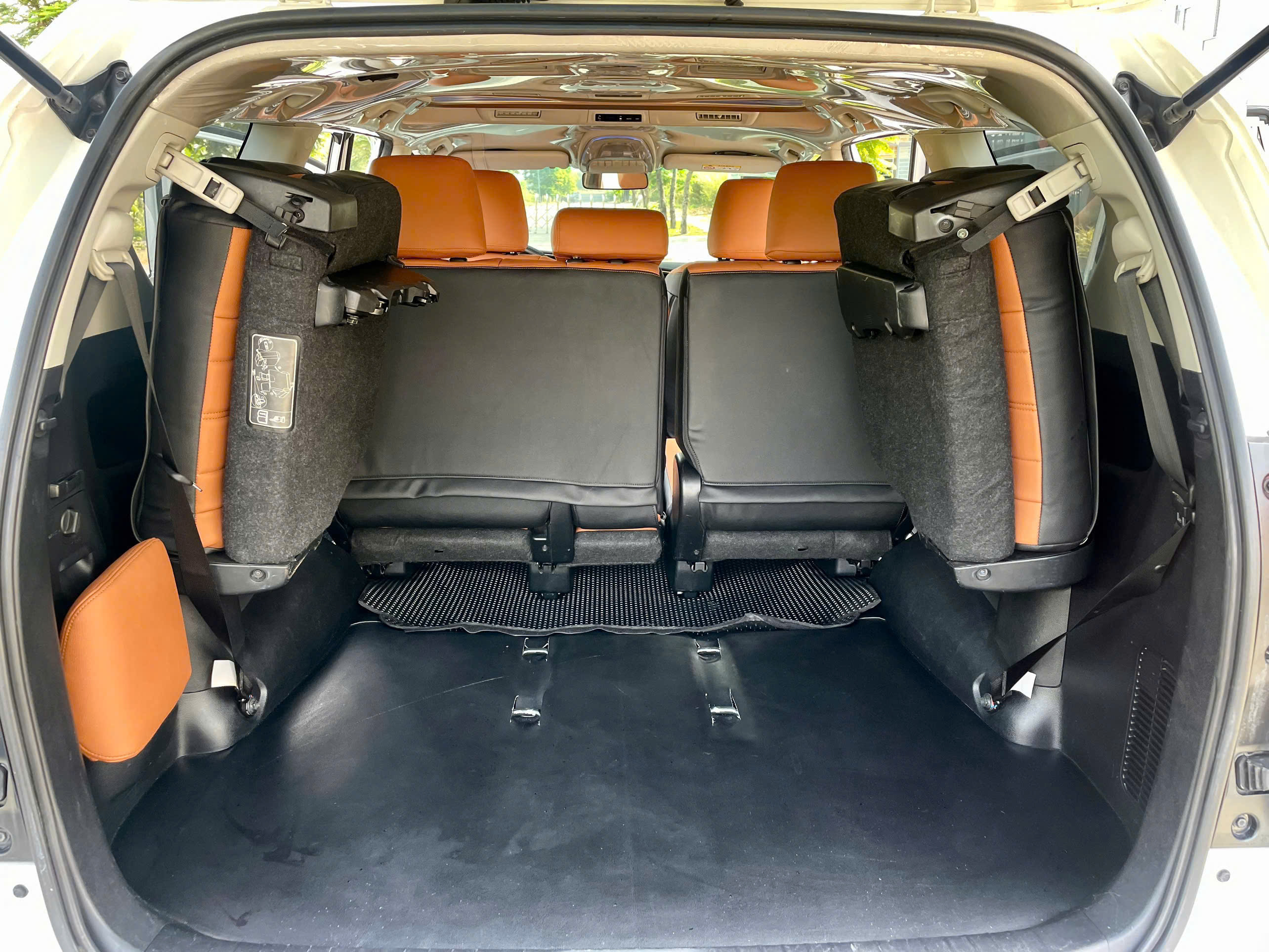 Cần bán Toyota Innova 2.0G năm sản xuất 2019, màu trắng