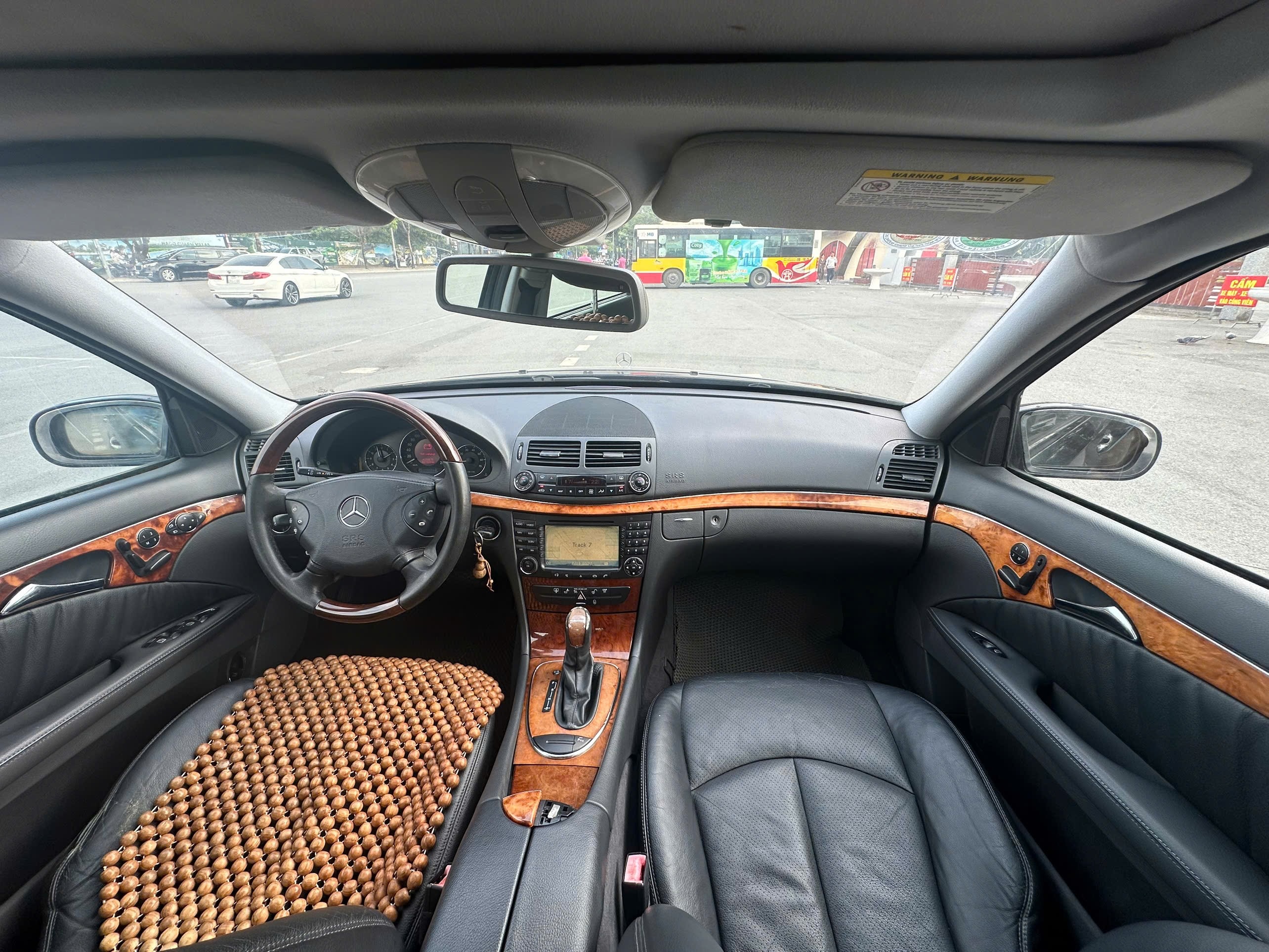 Cần bán Mercedes-Benz E class E280 năm sản xuất 2005, màu đen, giá 137tr