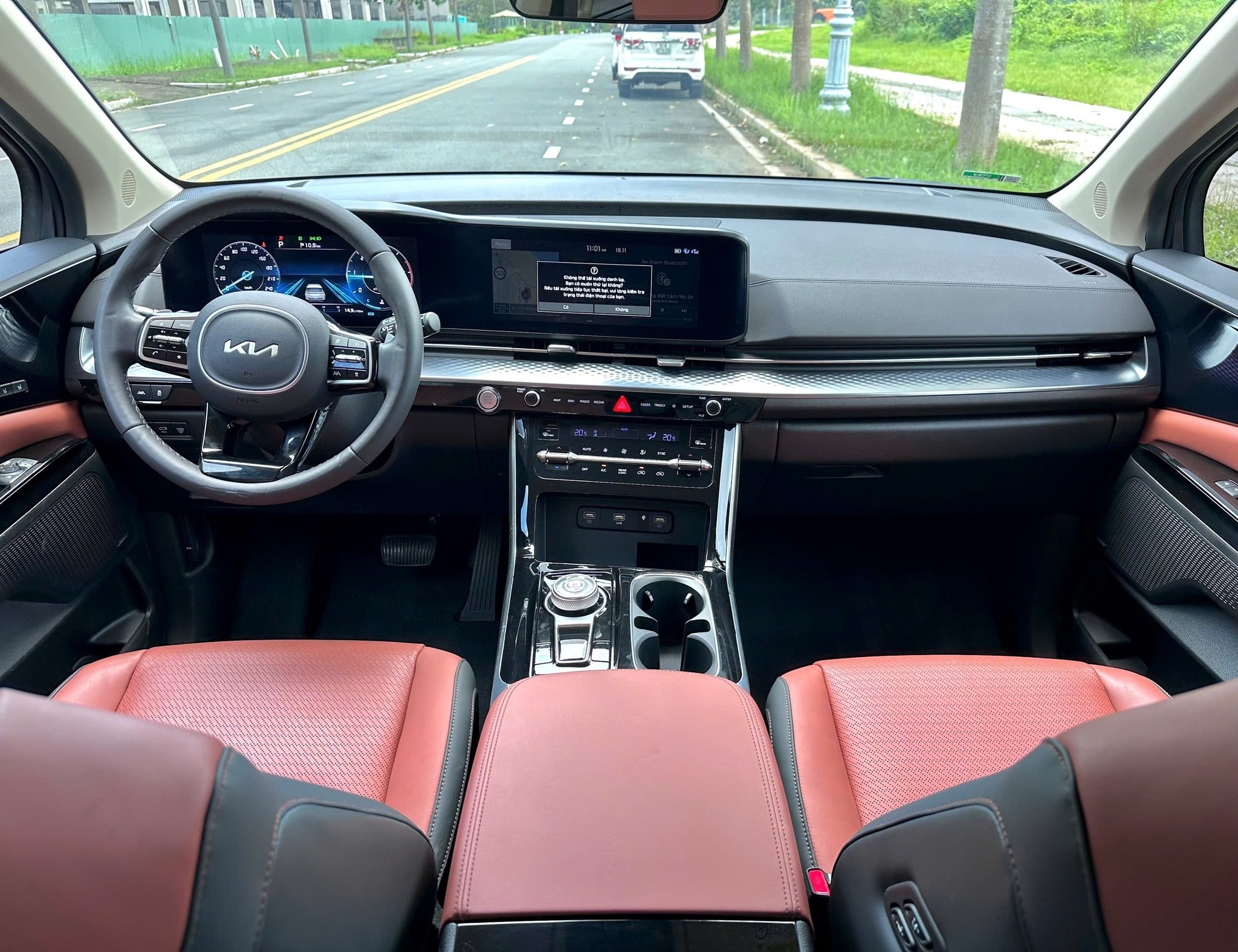 Bán Kia Carnival Signature 2.2D Full dầu năm sản xuất 2024, màu xanh lam