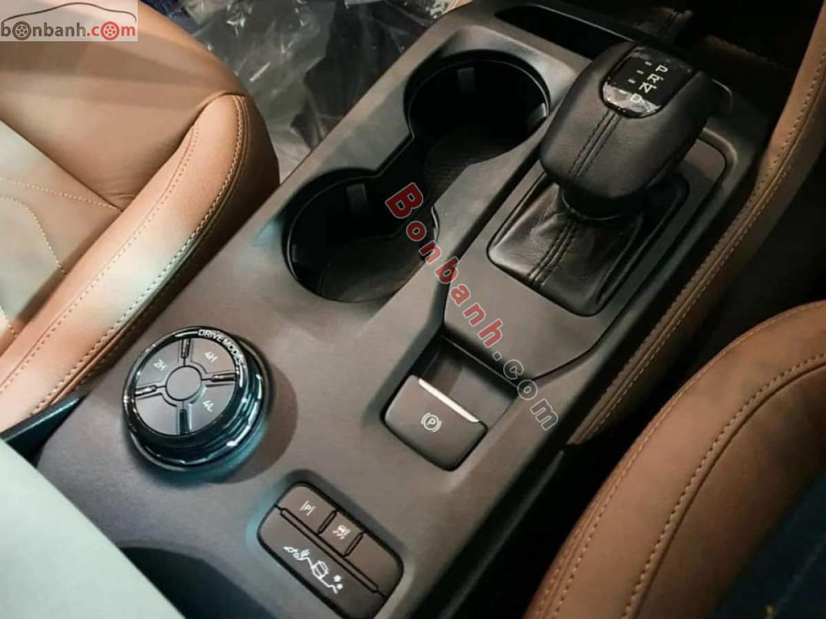 Bán ô tô Ford Everest Titanium Plus 2.0L 4x4 AT - 2025 - xe mới